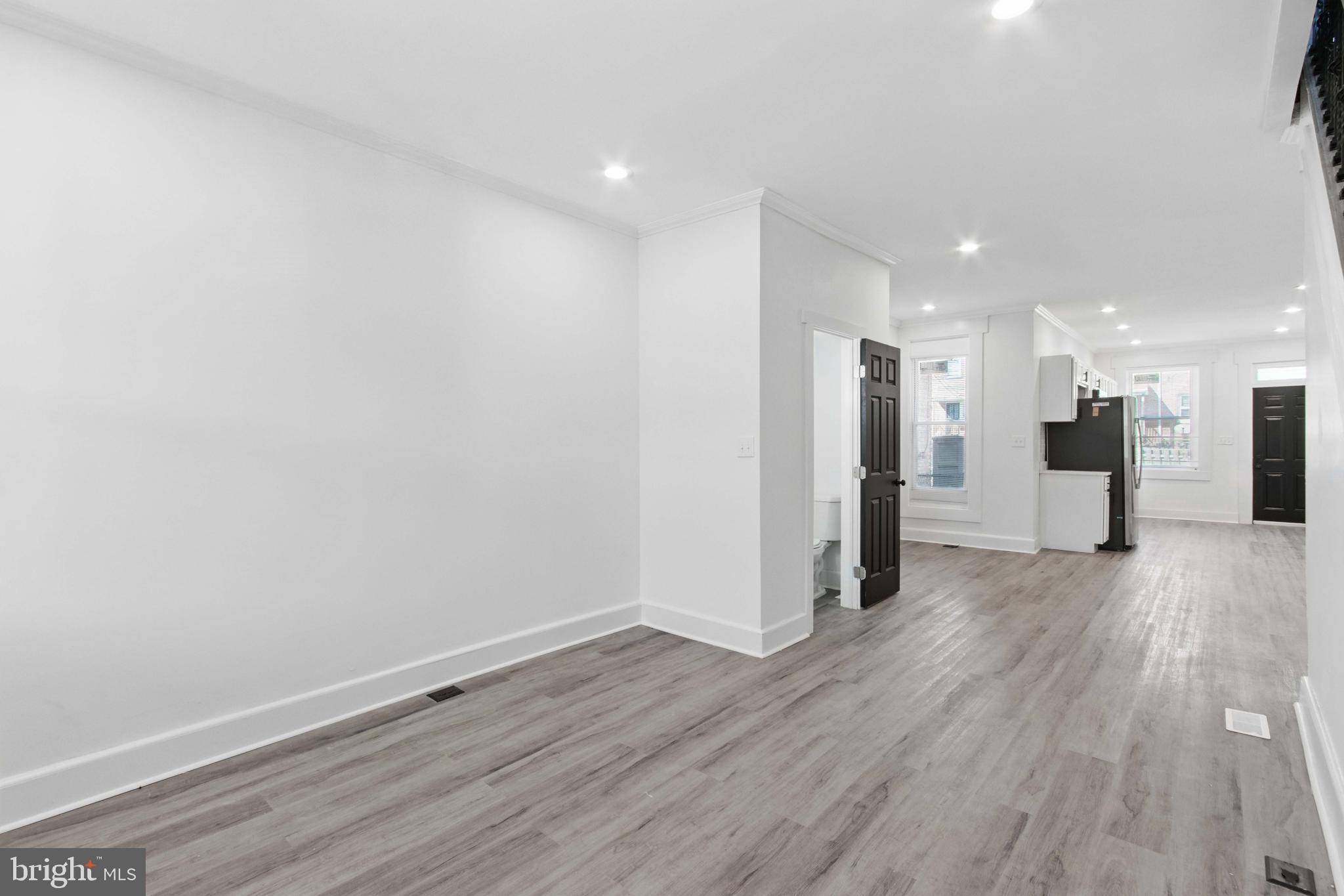 SANDTOWN-WINCHESTER - Residential