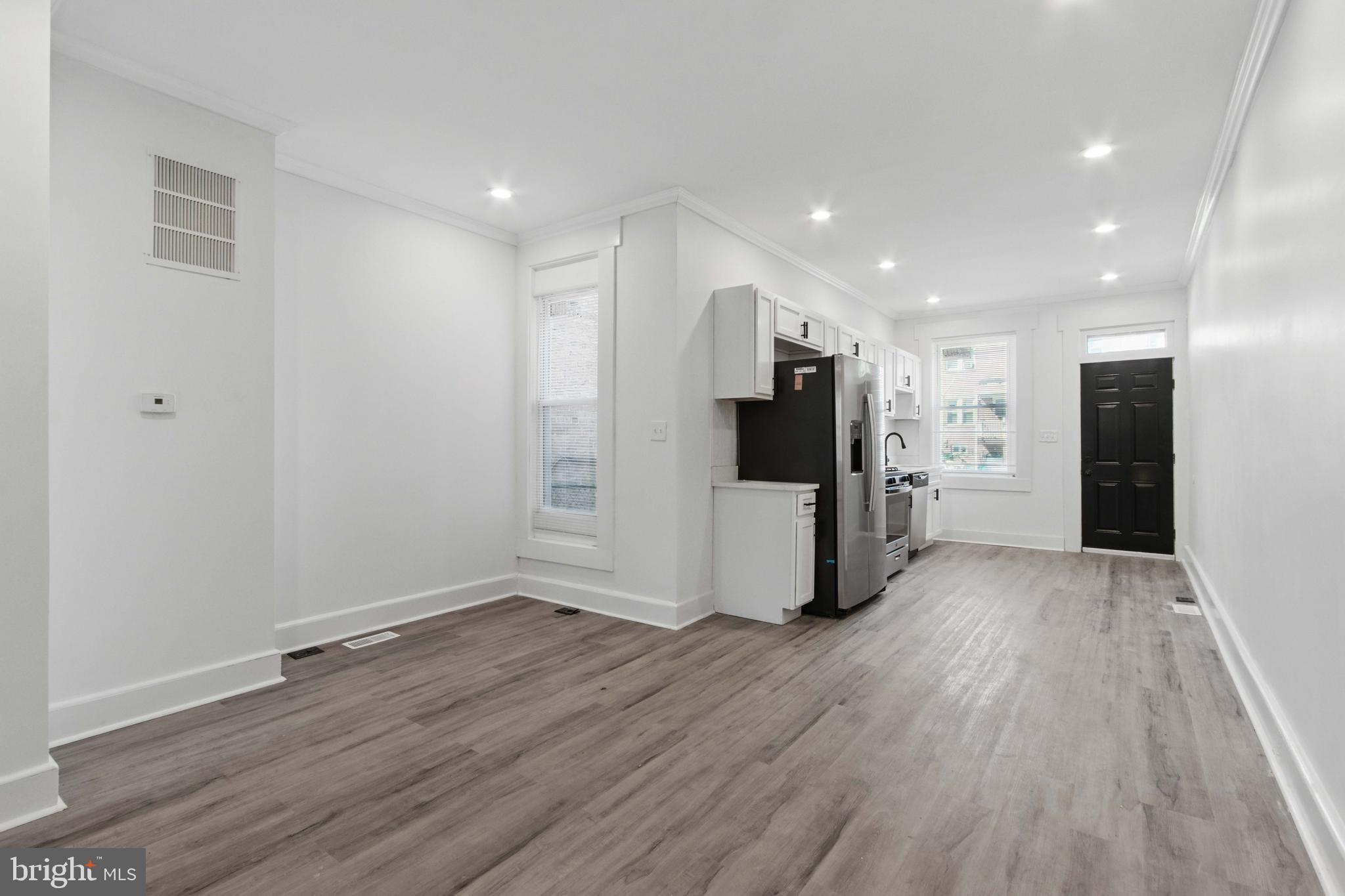 SANDTOWN-WINCHESTER - Residential