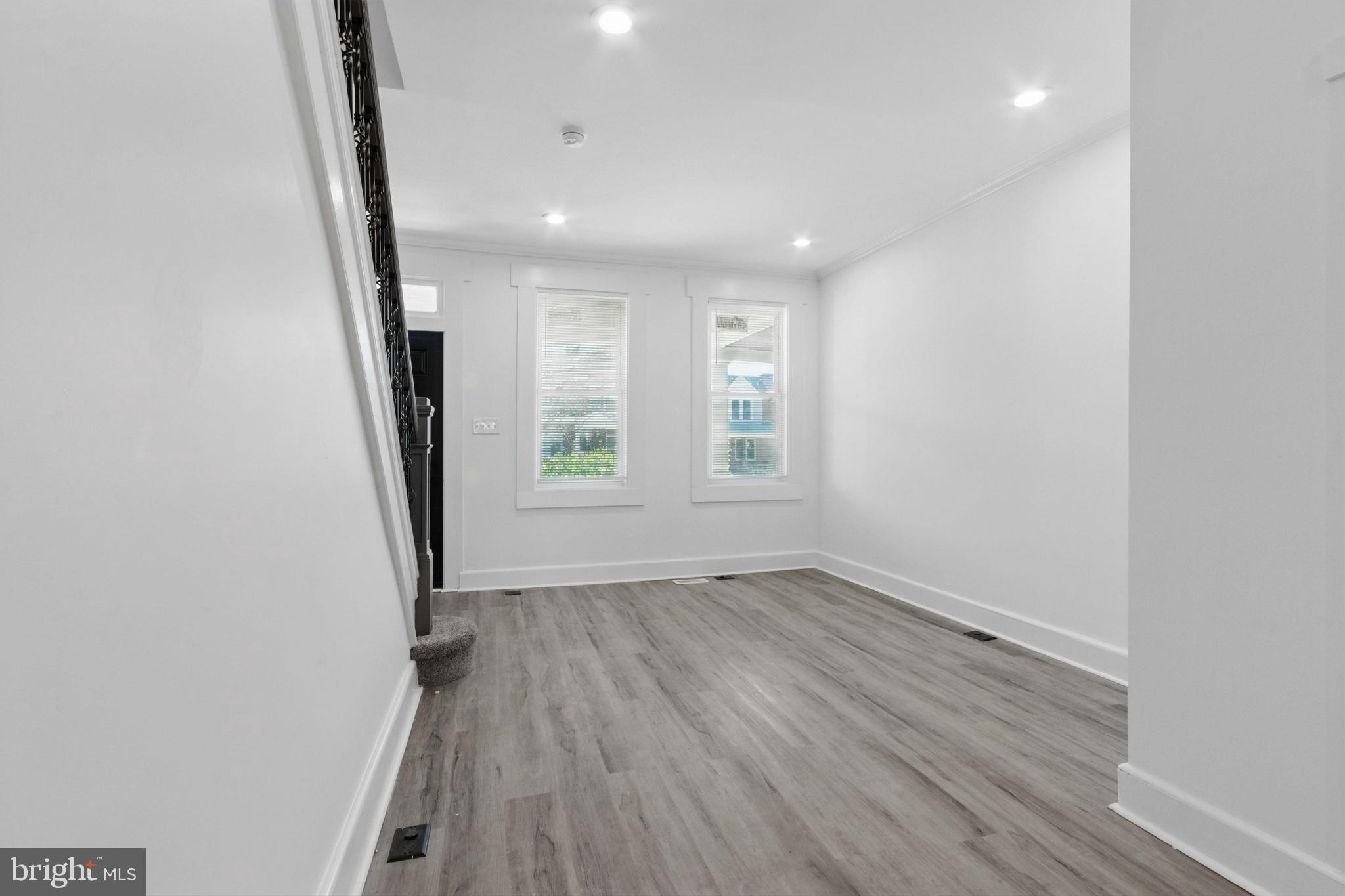 SANDTOWN-WINCHESTER - Residential