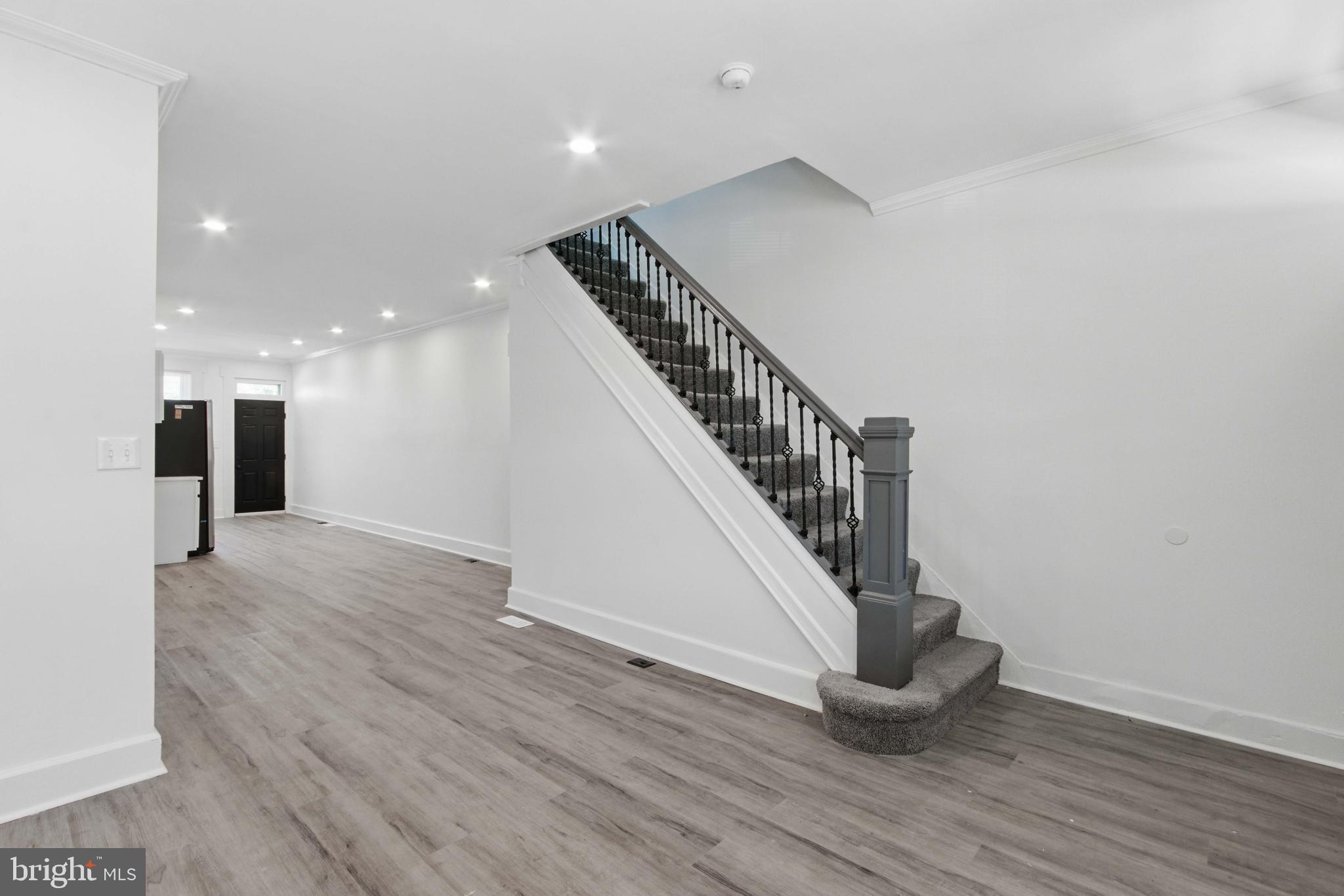 SANDTOWN-WINCHESTER - Residential