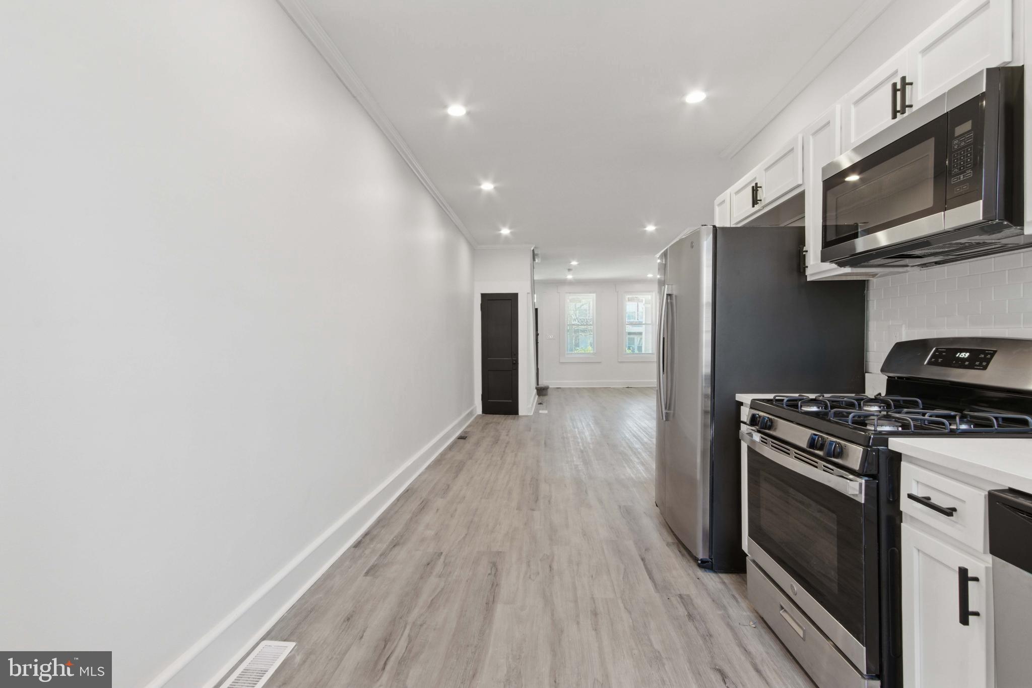 SANDTOWN-WINCHESTER - Residential