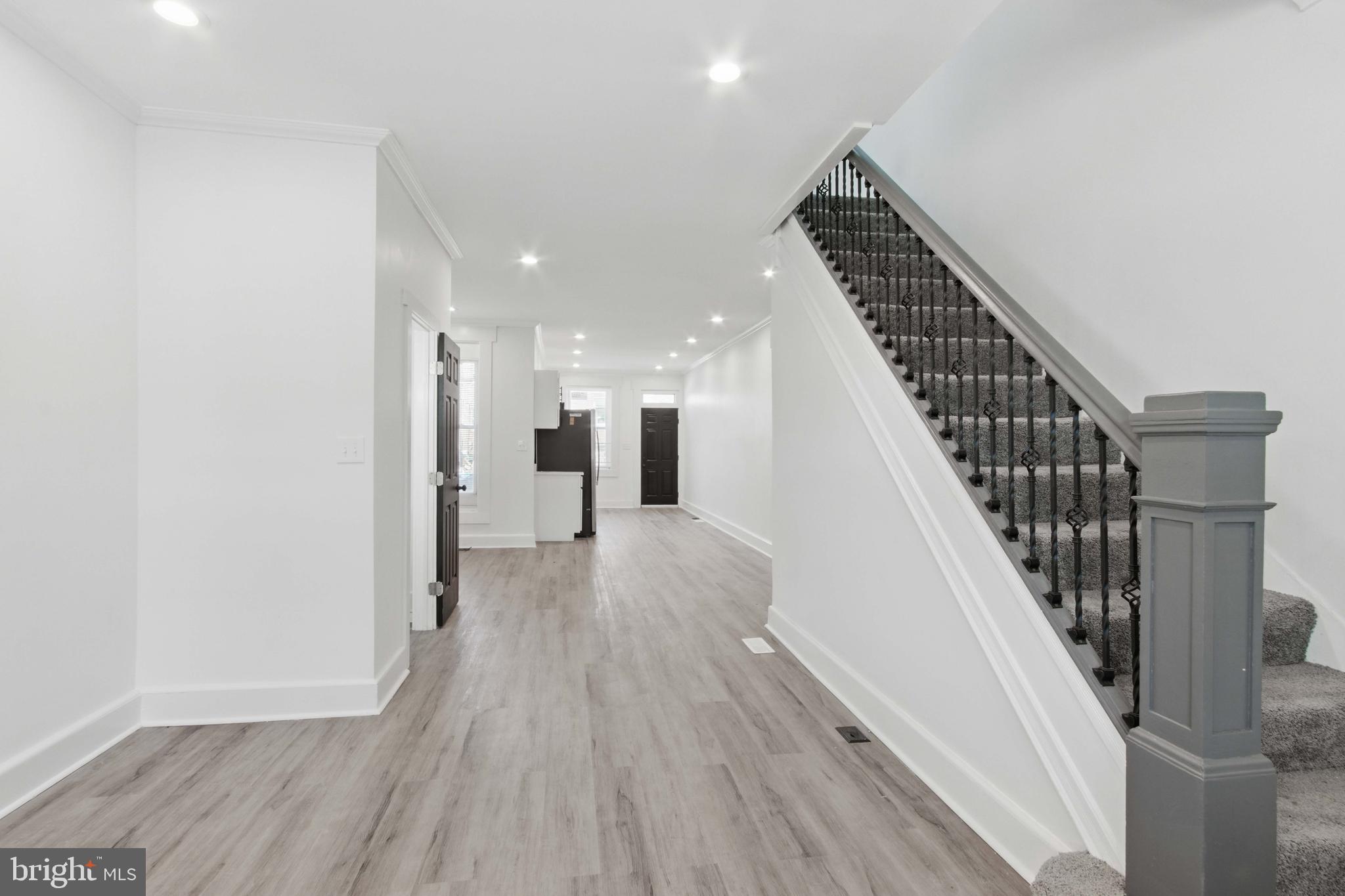 SANDTOWN-WINCHESTER - Residential