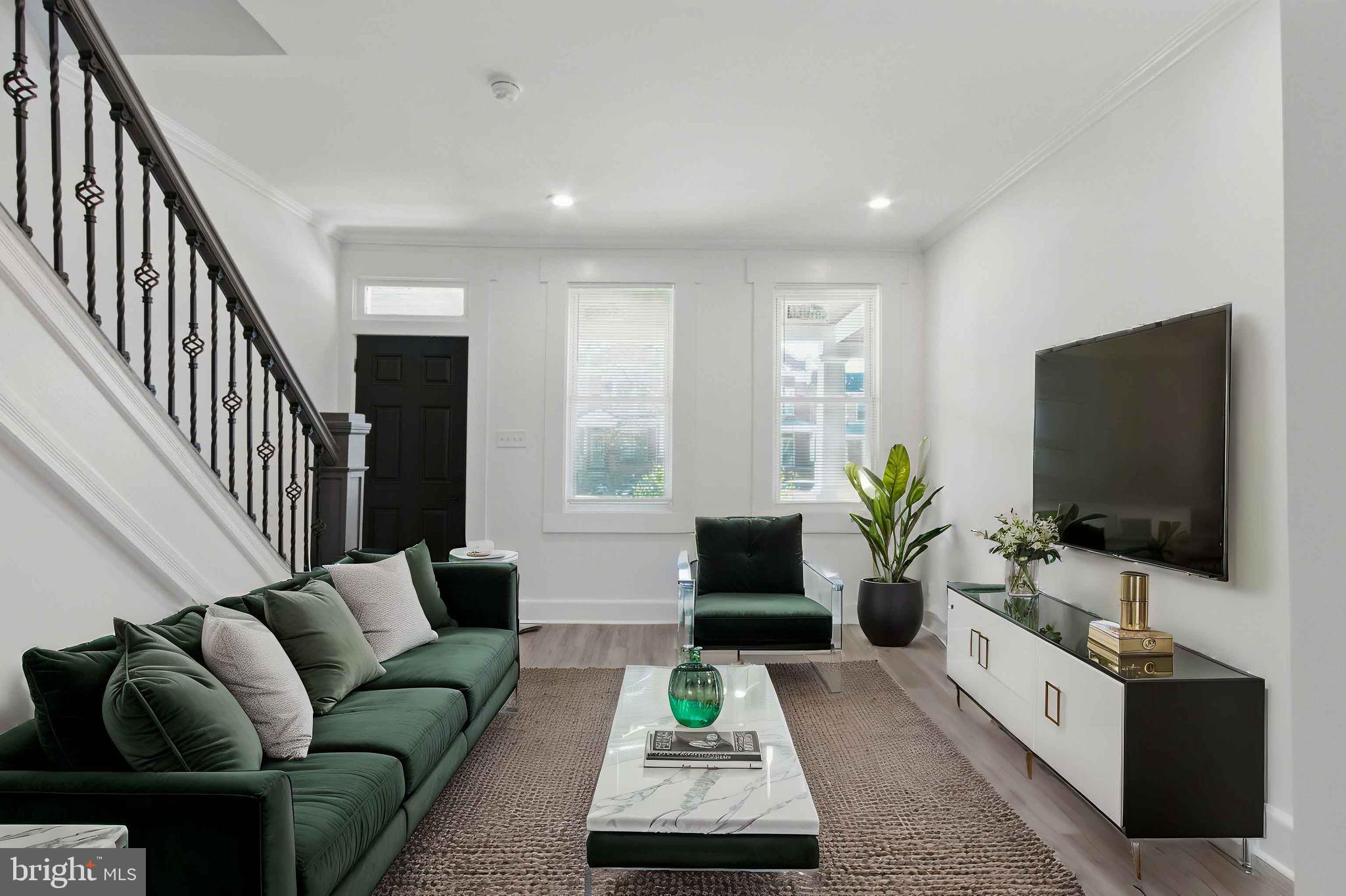 SANDTOWN-WINCHESTER - Residential