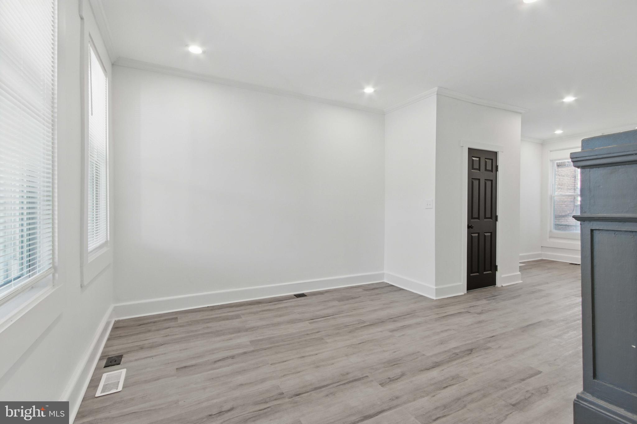 SANDTOWN-WINCHESTER - Residential