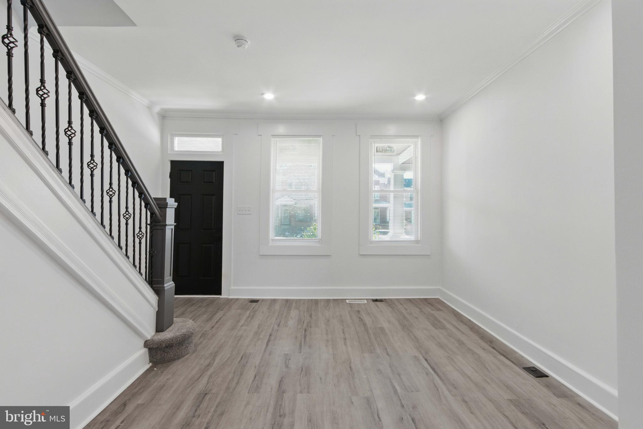 SANDTOWN-WINCHESTER - Residential