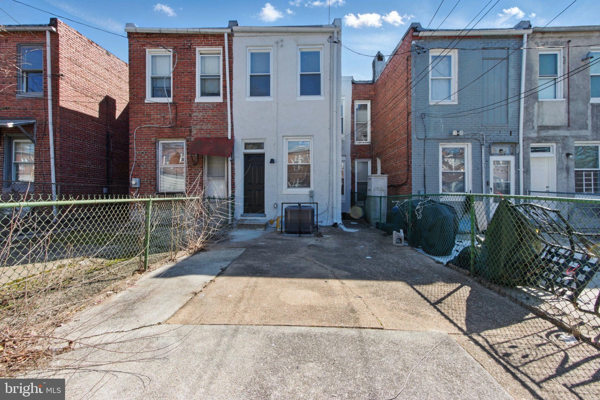 SANDTOWN-WINCHESTER - Residential