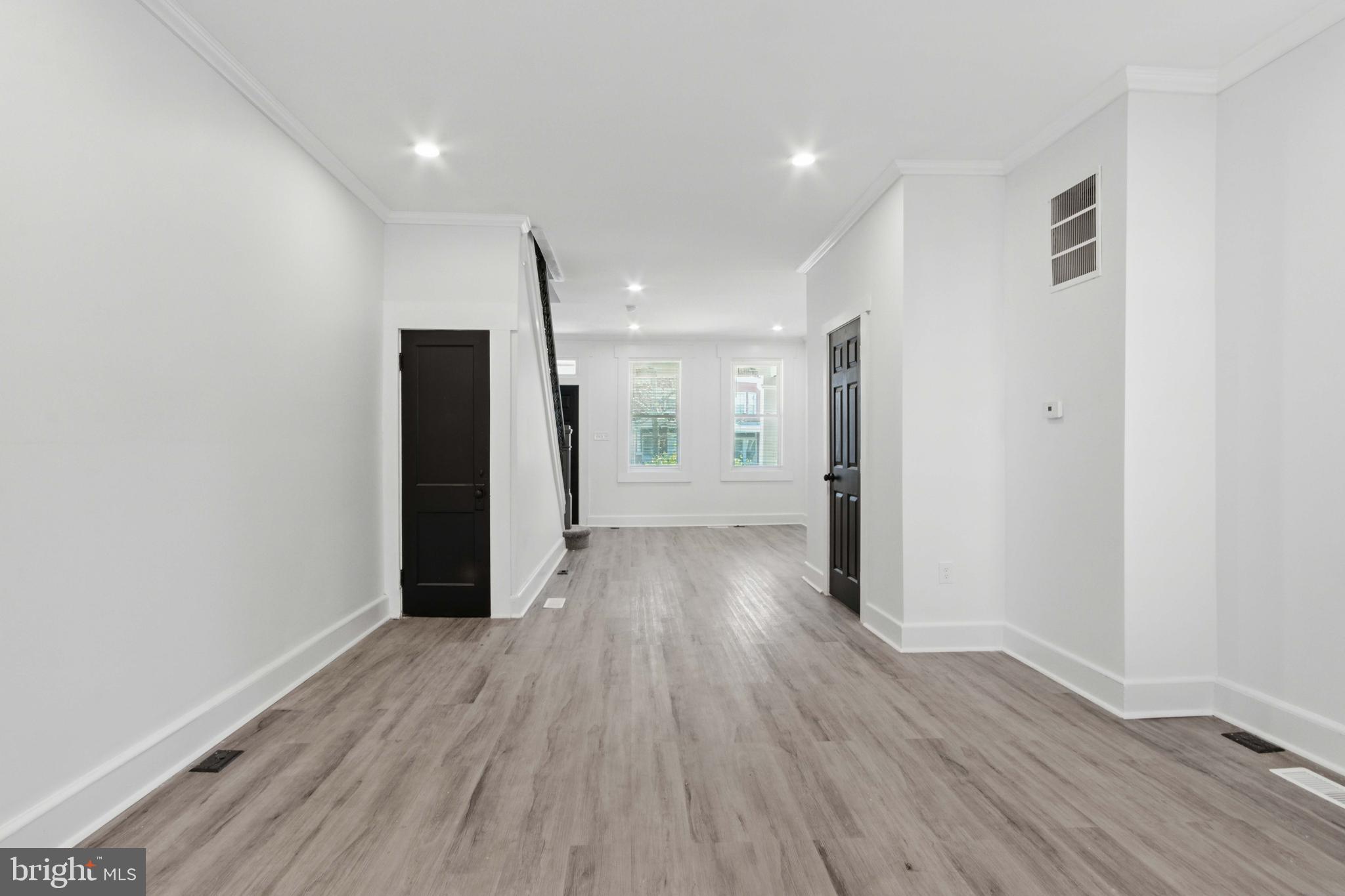 SANDTOWN-WINCHESTER - Residential