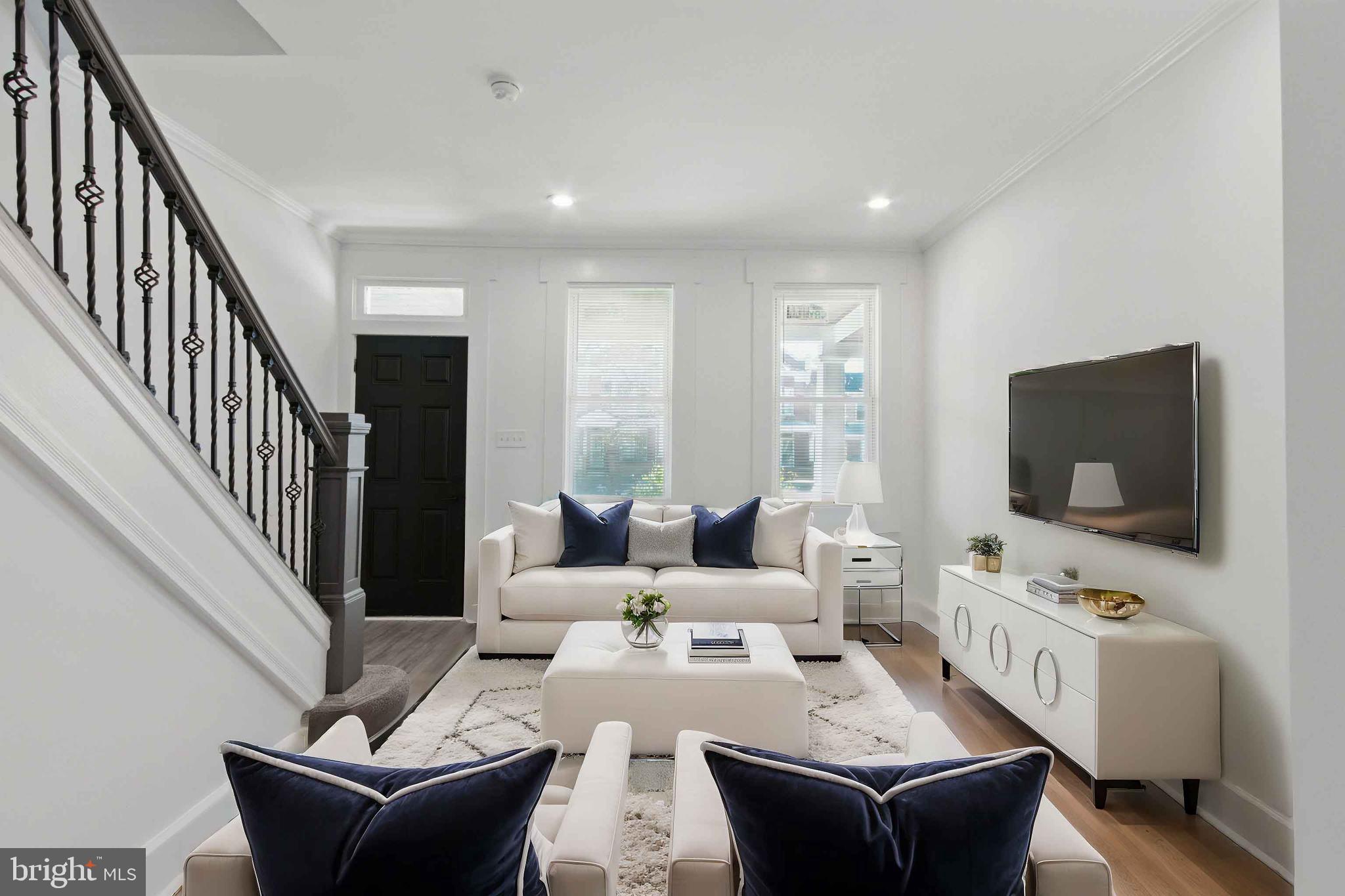 SANDTOWN-WINCHESTER - Residential