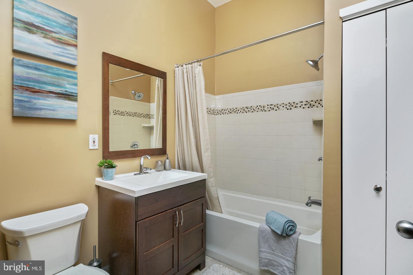 OLD CITY - Residential Lease