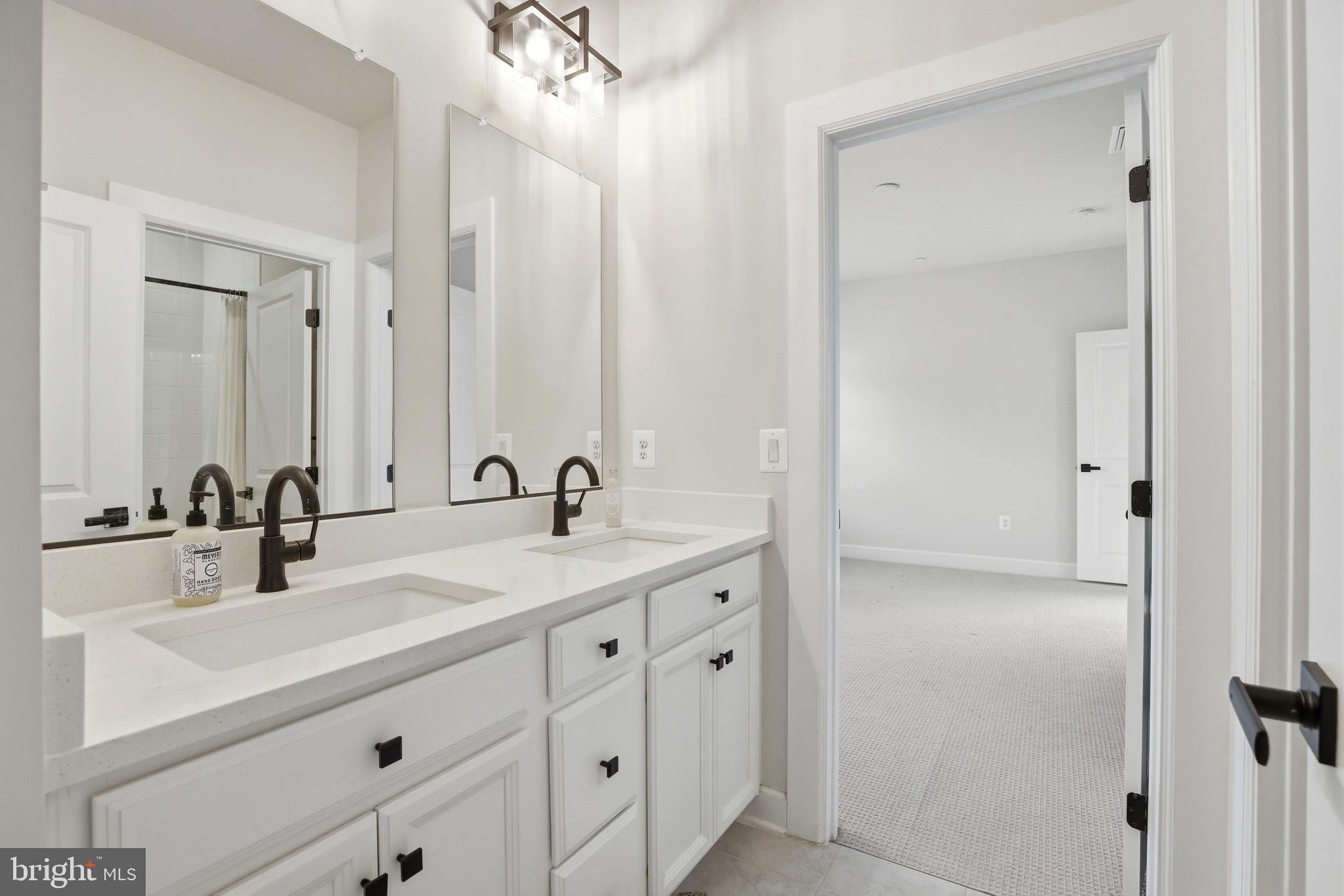 WESTMOUNT - Residential