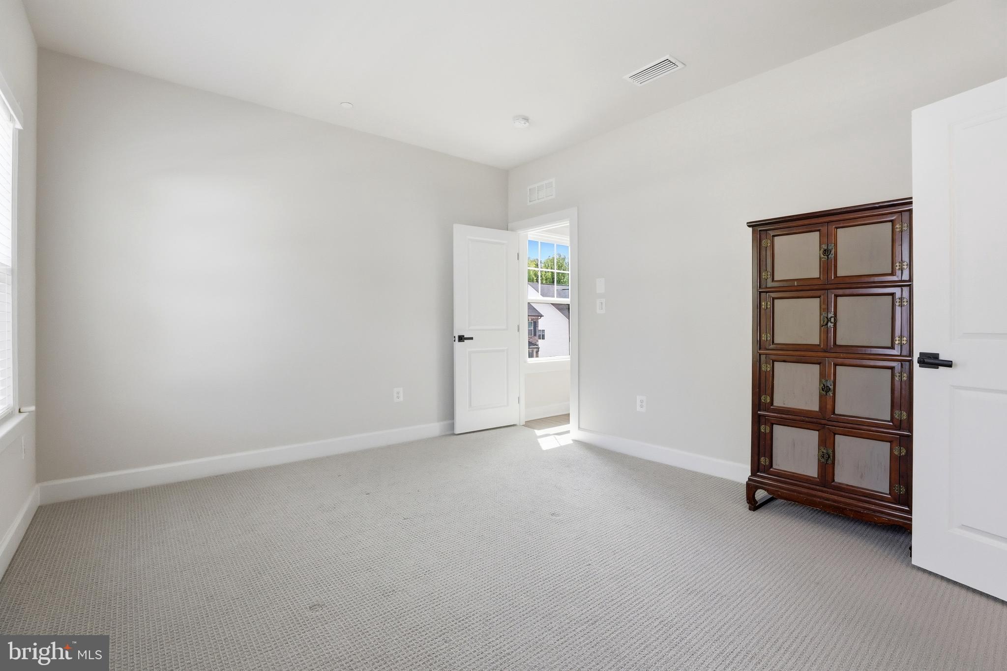 WESTMOUNT - Residential