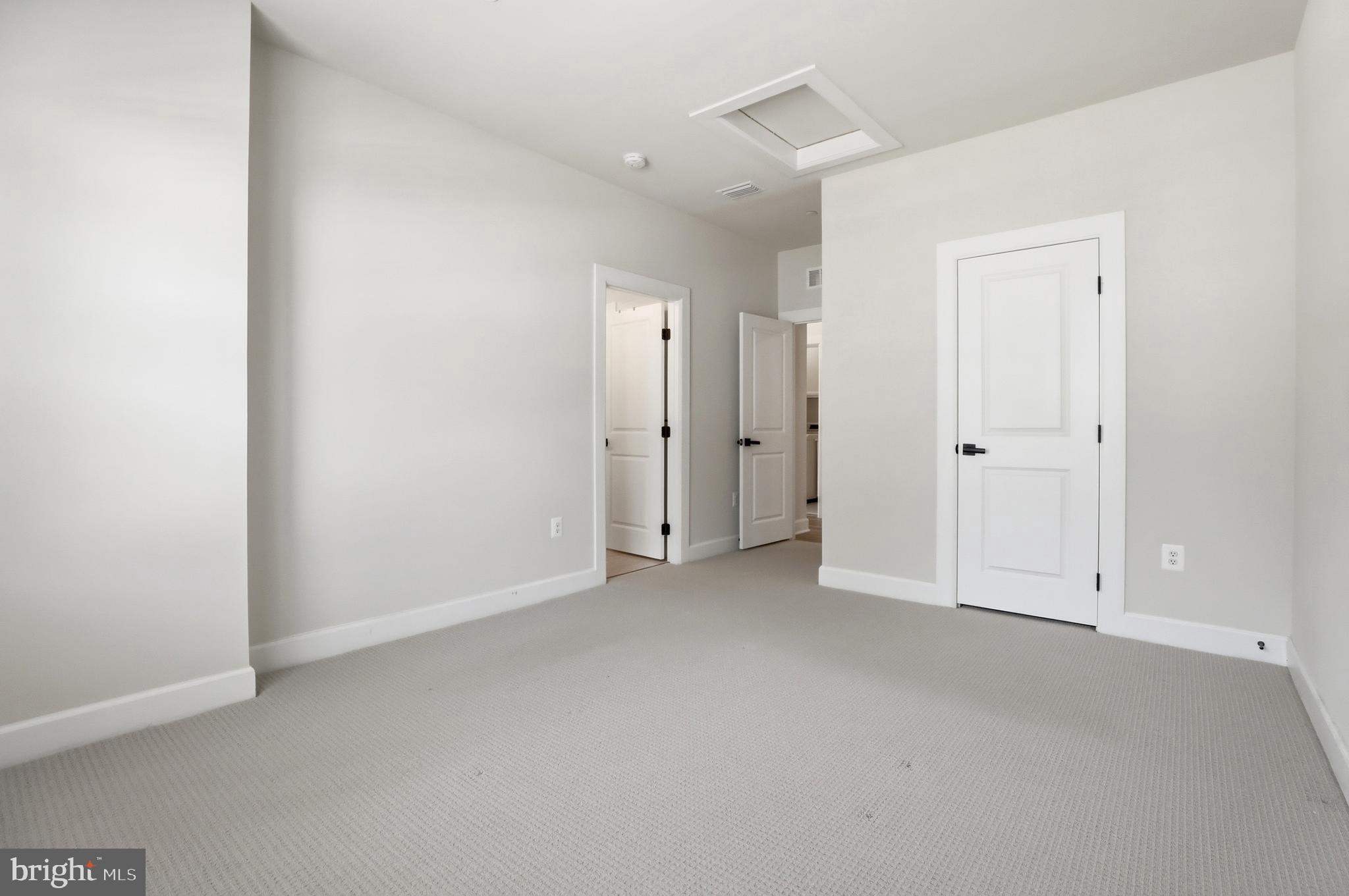 WESTMOUNT - Residential