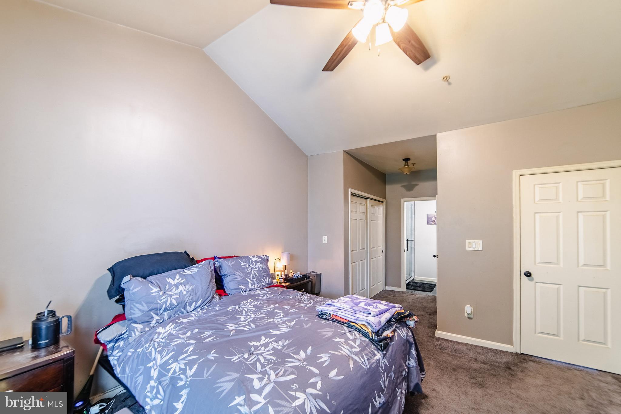 HOLLINGTON AT THE POINTE - Residential