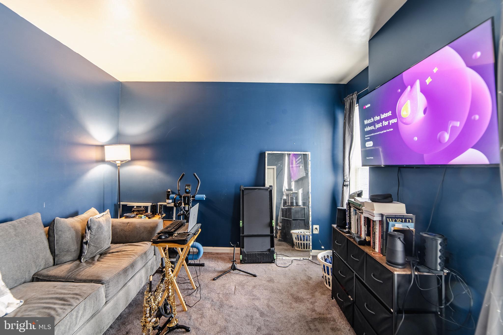 HOLLINGTON AT THE POINTE - Residential