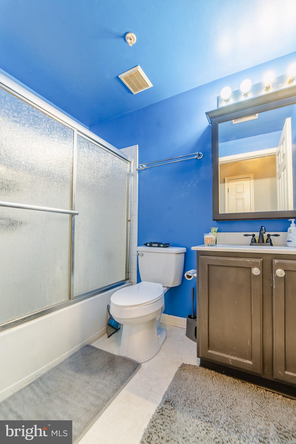 HOLLINGTON AT THE POINTE - Residential