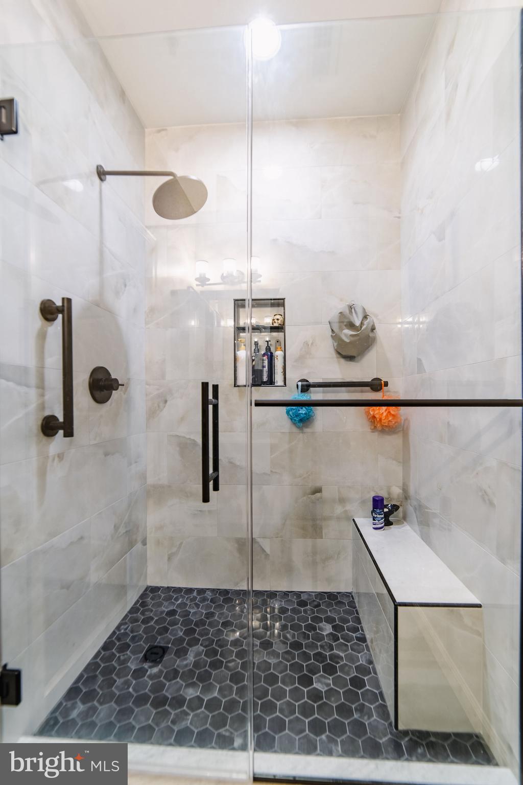 HOLLINGTON AT THE POINTE - Residential