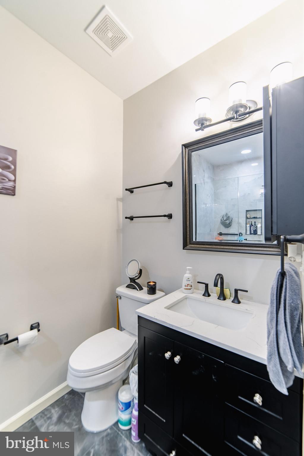 HOLLINGTON AT THE POINTE - Residential