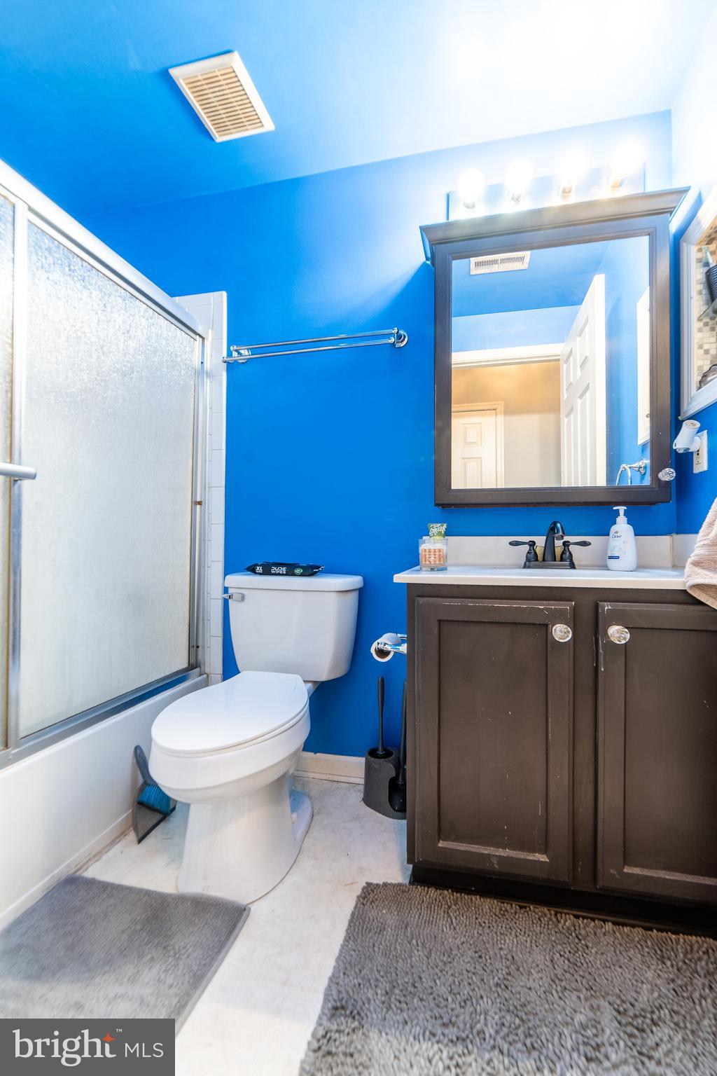 HOLLINGTON AT THE POINTE - Residential