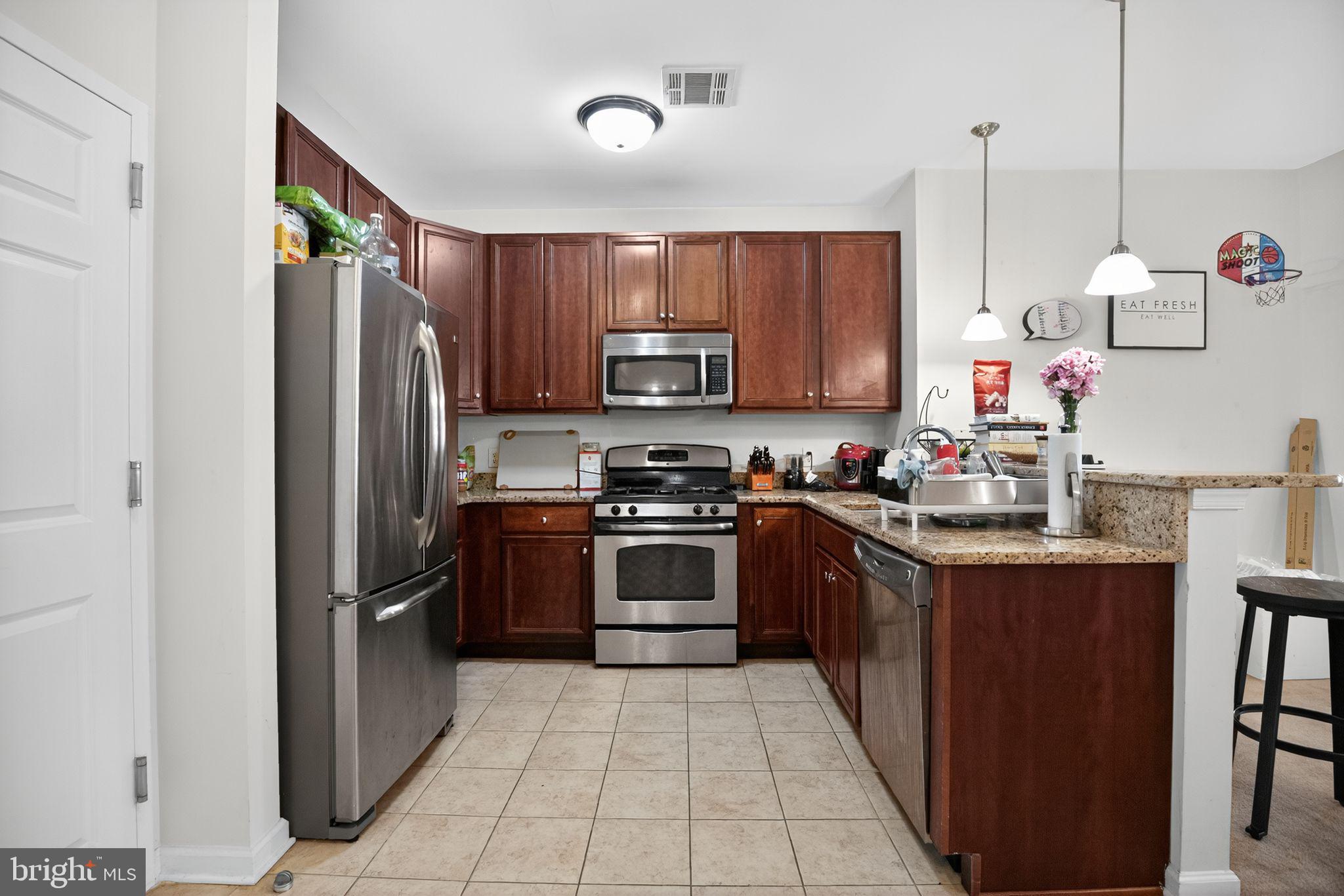 THE GRANDE AT RIVERVIEW - Residential