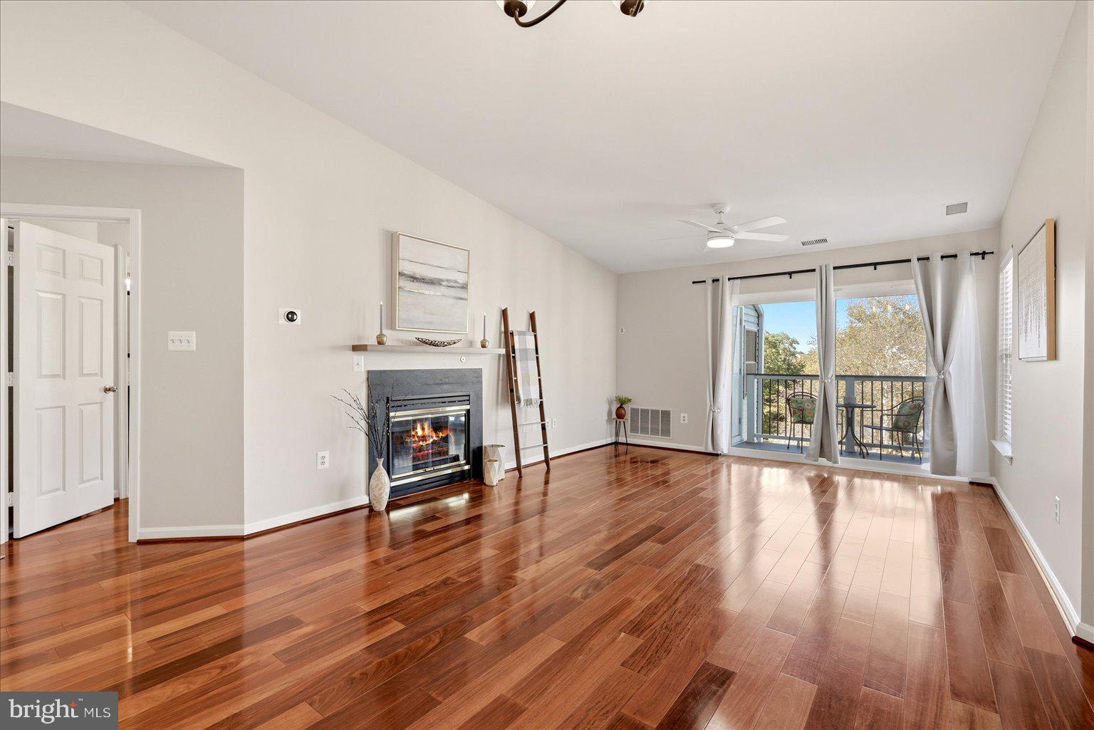 44118 NATALIE TERRACE 302