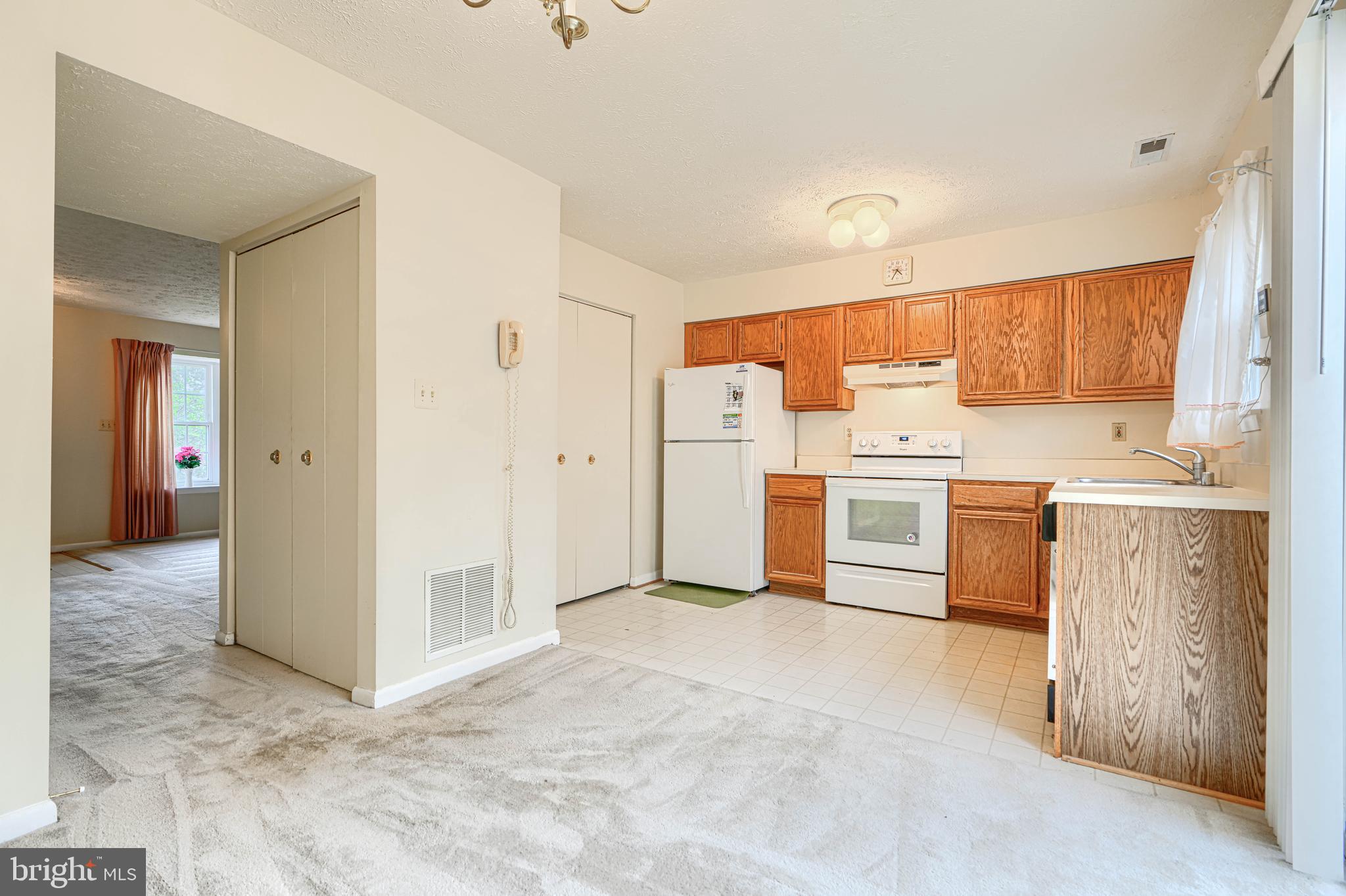 VILLAGE OF PAWNEE - Residential