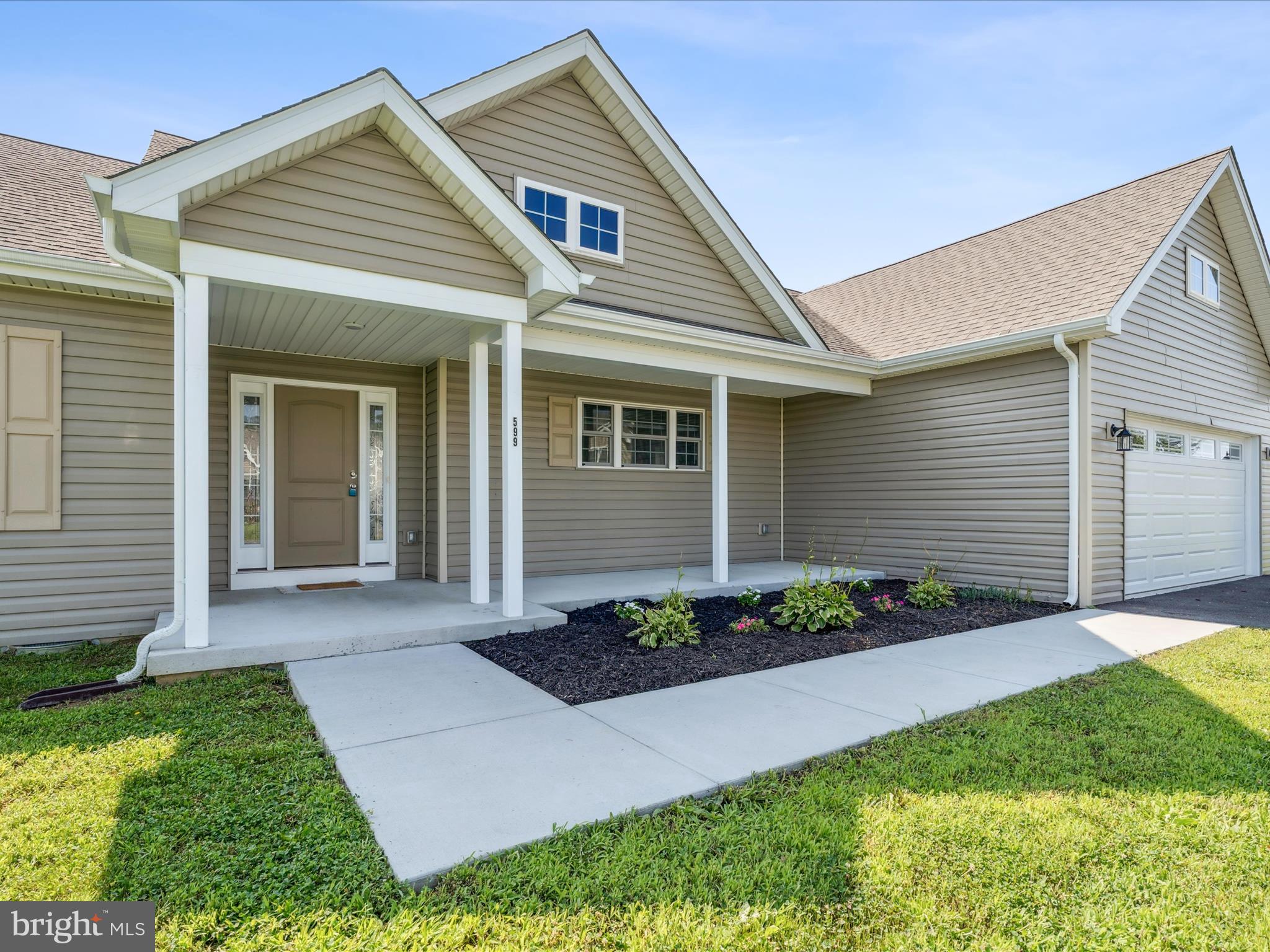 599 DUCKWOODS LANE