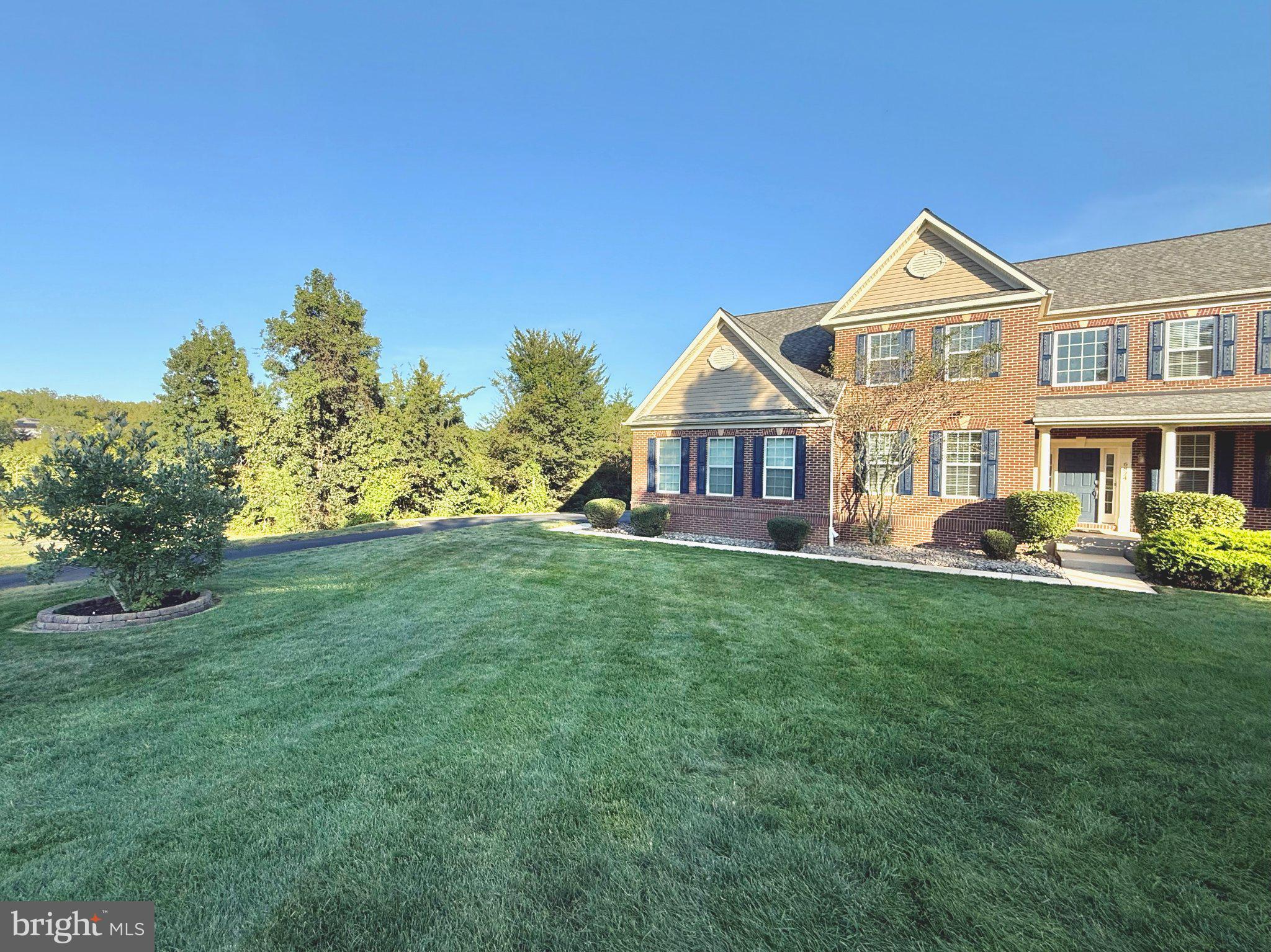 6824 BARLOWE COURT