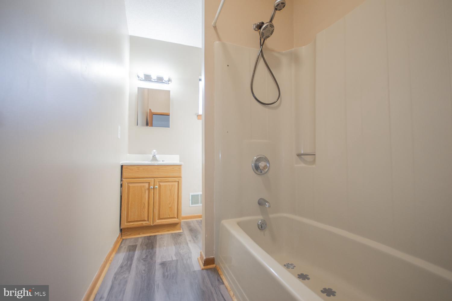 DEERWOOD SOLAR VILLAGE - Residential