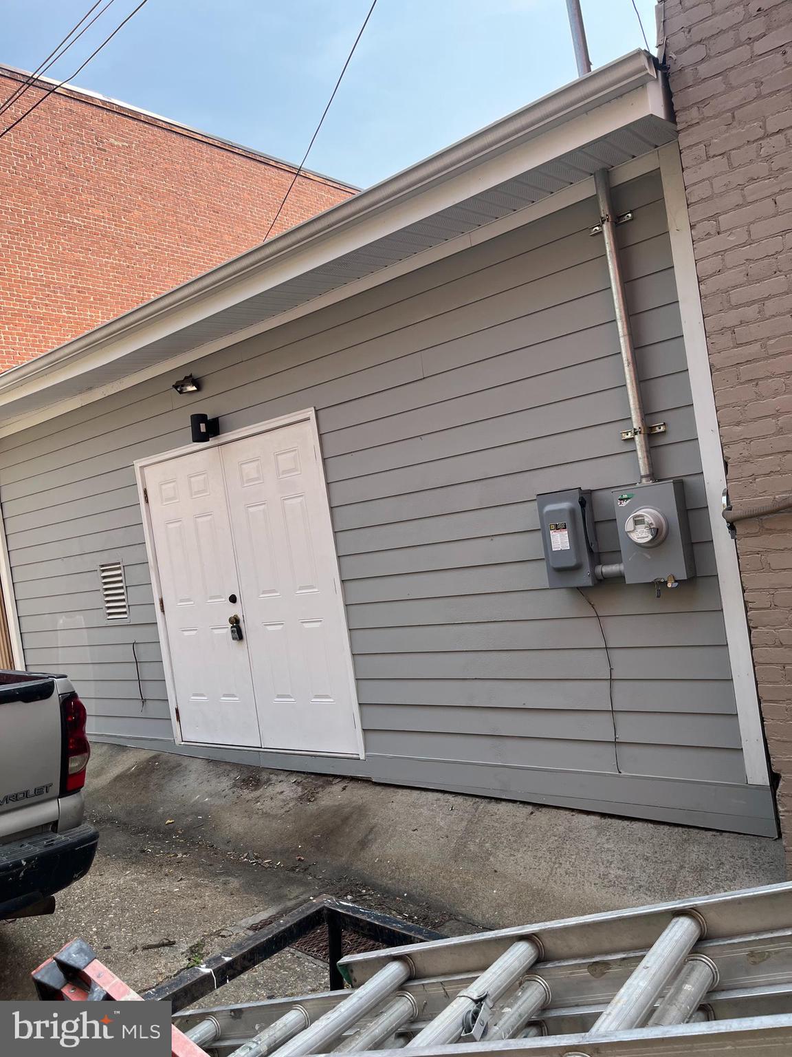 806 CAROLINE WAREHOUSE