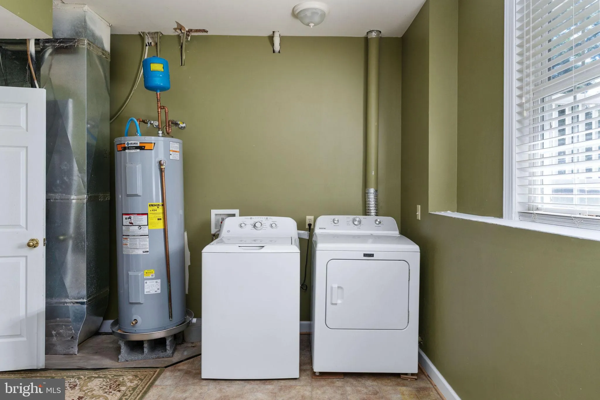 Fredericksburg, Virginia 22406, United States, 3 Bedrooms Bedrooms, ,3 BathroomsBathrooms,Residential,Active,148786