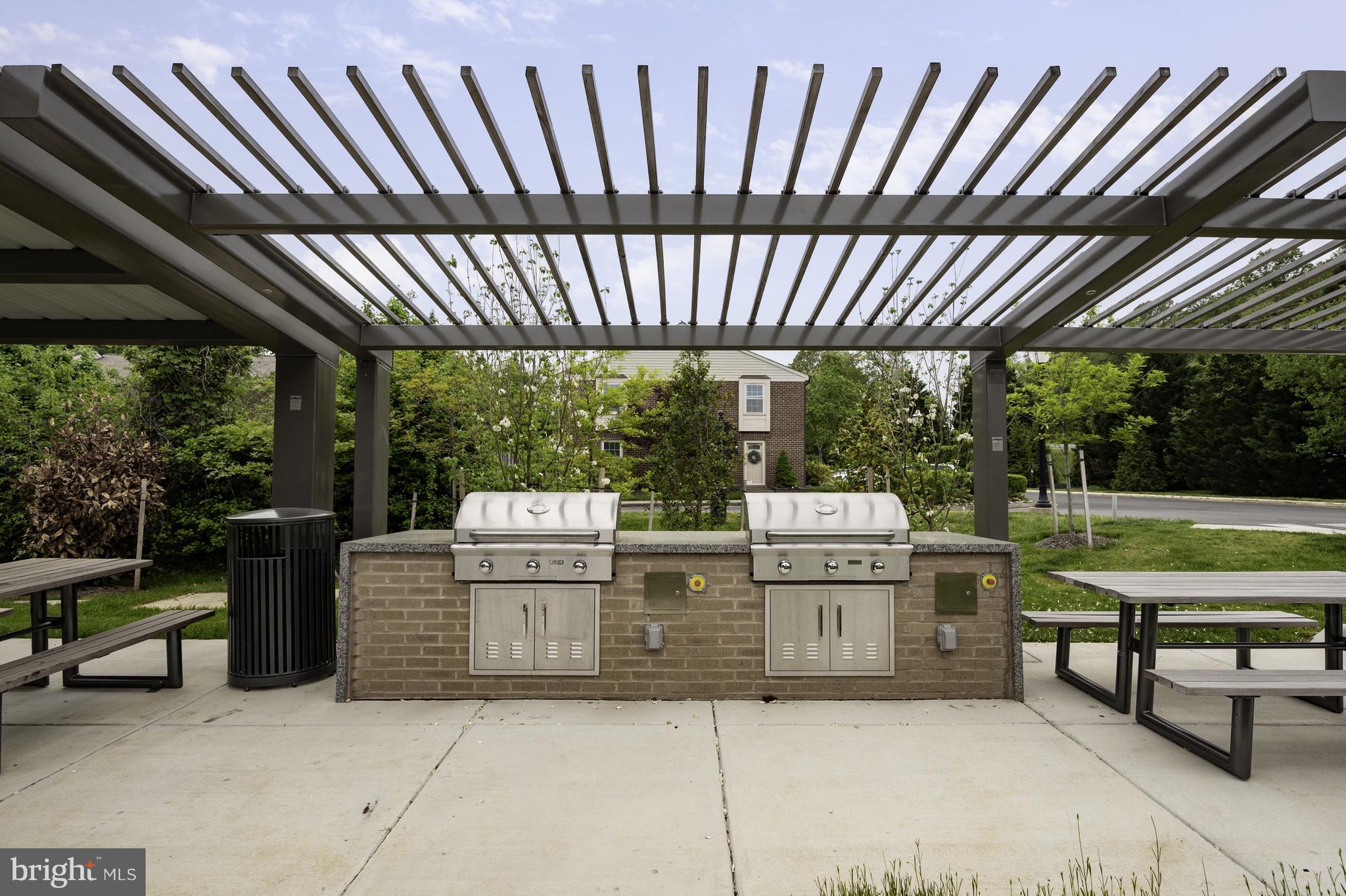 BREN POINTE - Residential