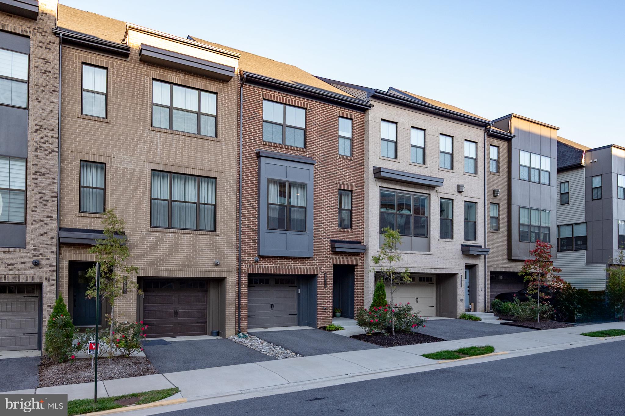 BREN POINTE - Residential