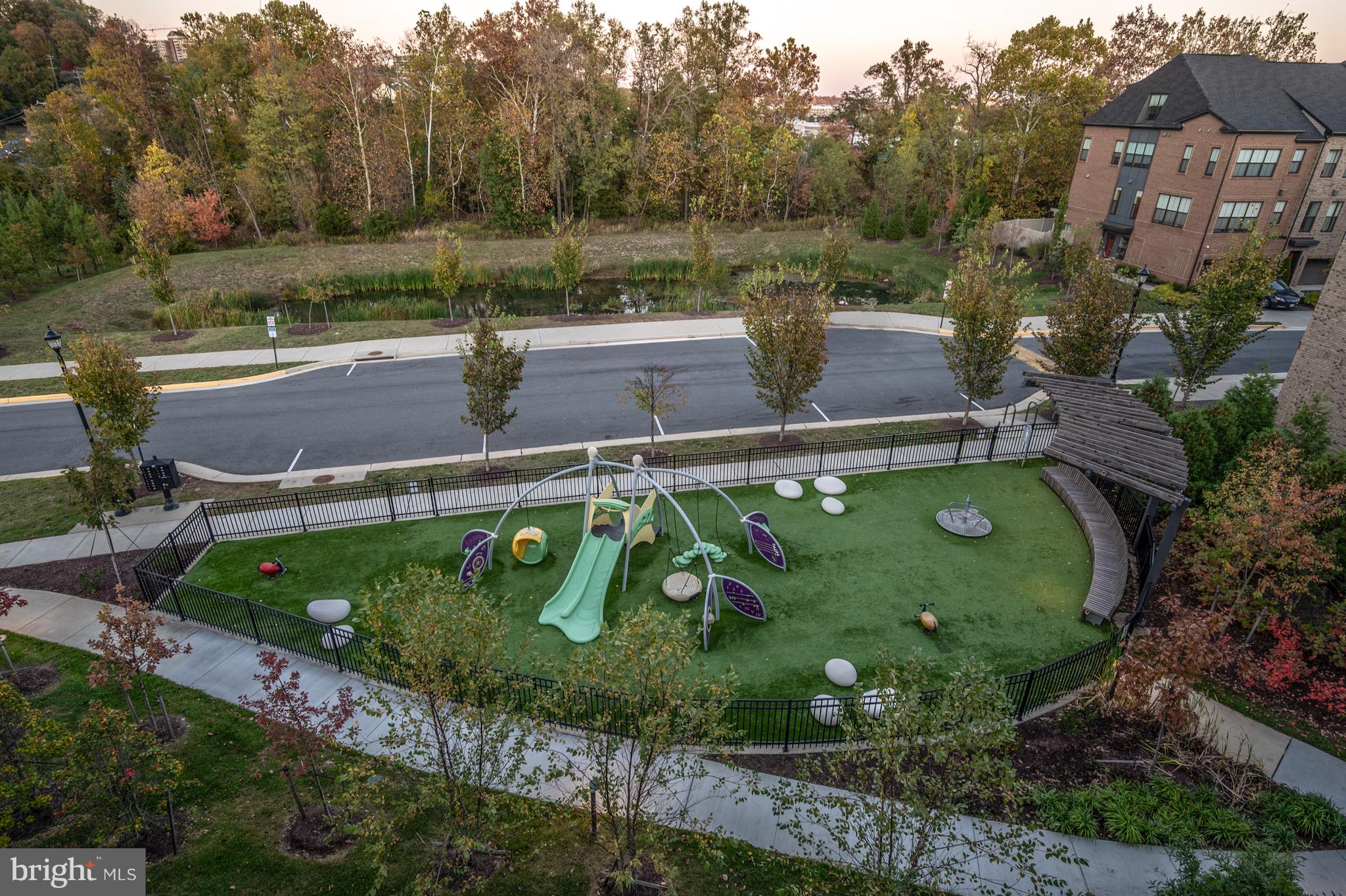 BREN POINTE - Residential