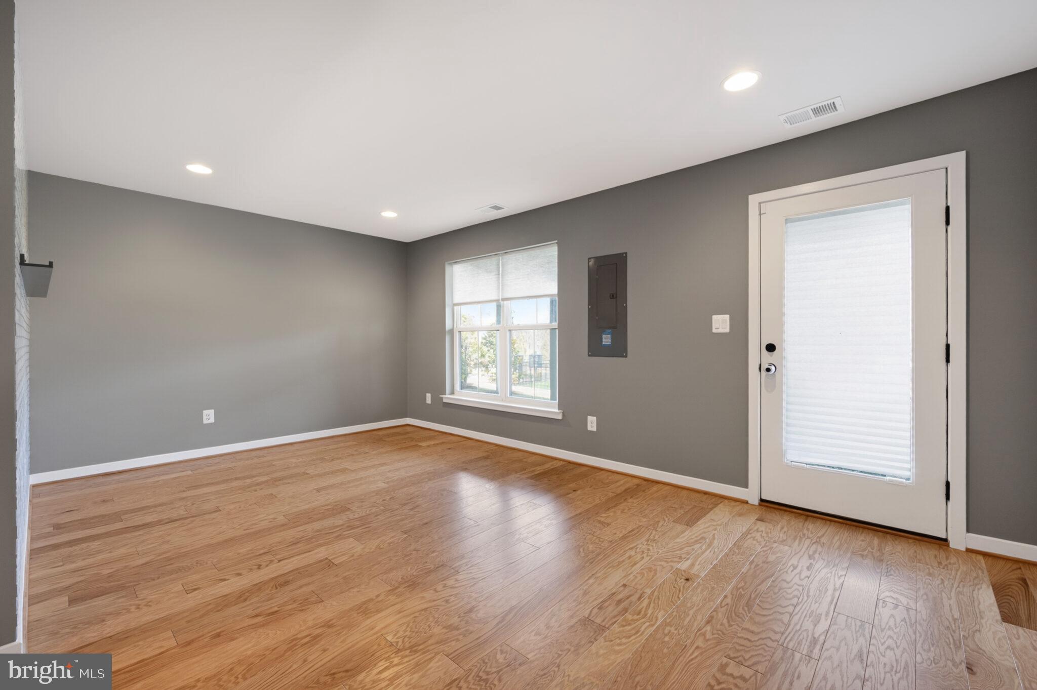 BREN POINTE - Residential