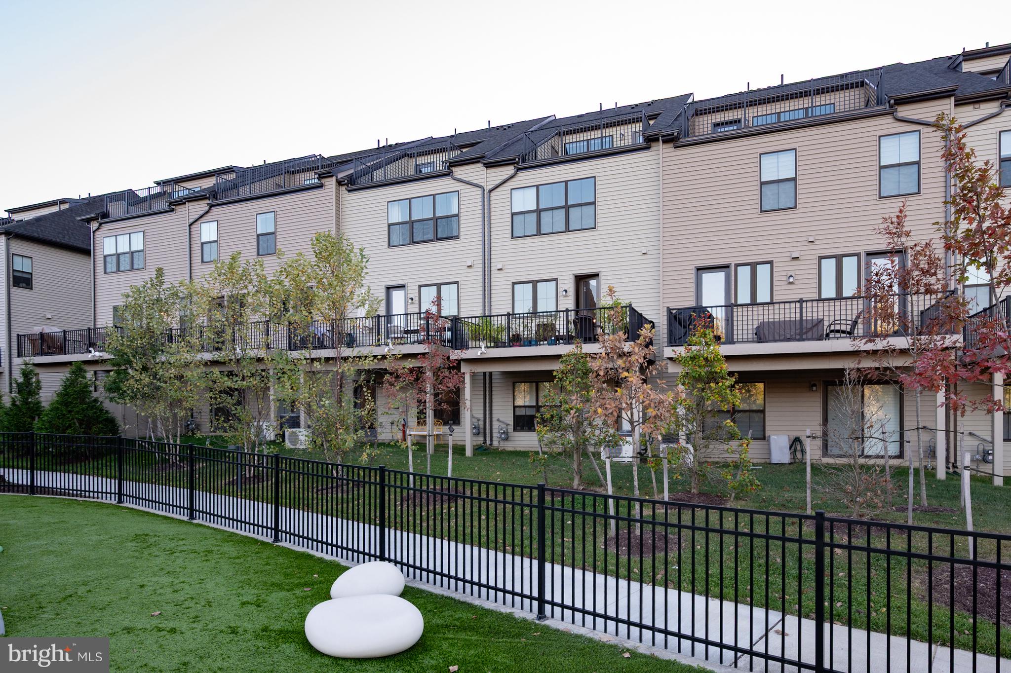 BREN POINTE - Residential