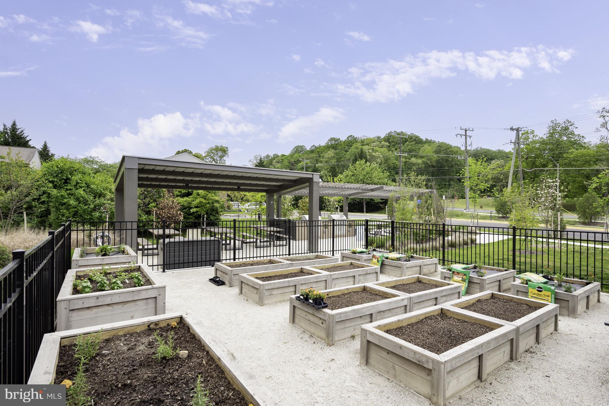 BREN POINTE - Residential