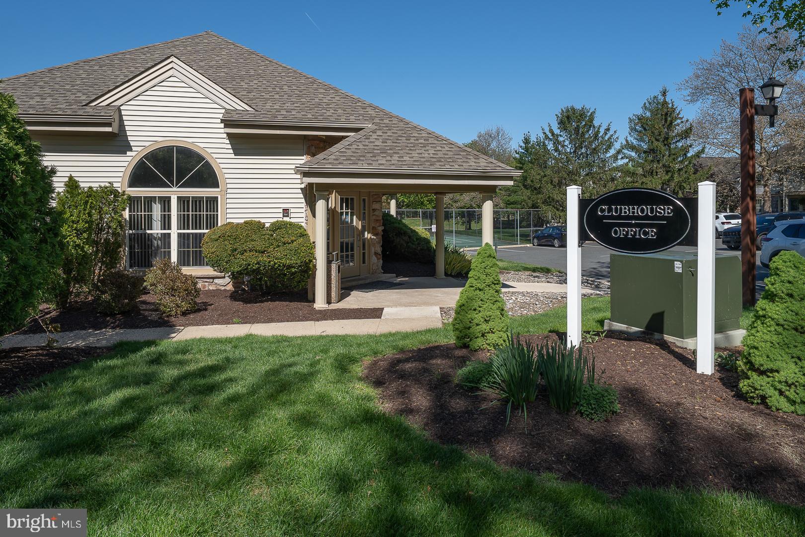 MONTGOMERY BROOK - Residential