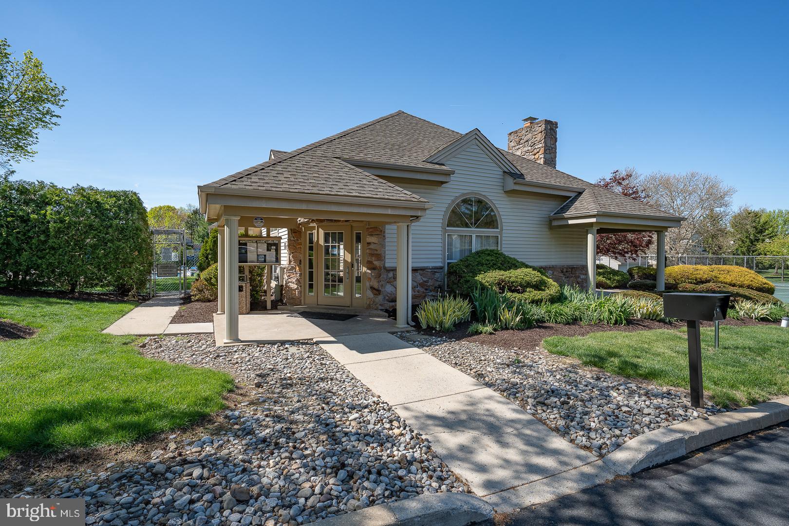 MONTGOMERY BROOK - Residential