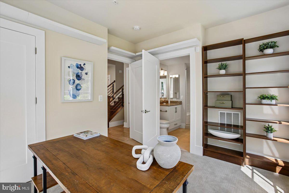 CHEVY CHASE - Residential
