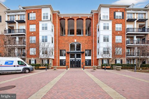 Photo of 501 Hungerford Drive #337, ROCKVILLE, MD 20850 (MLS # MDMC2215984)