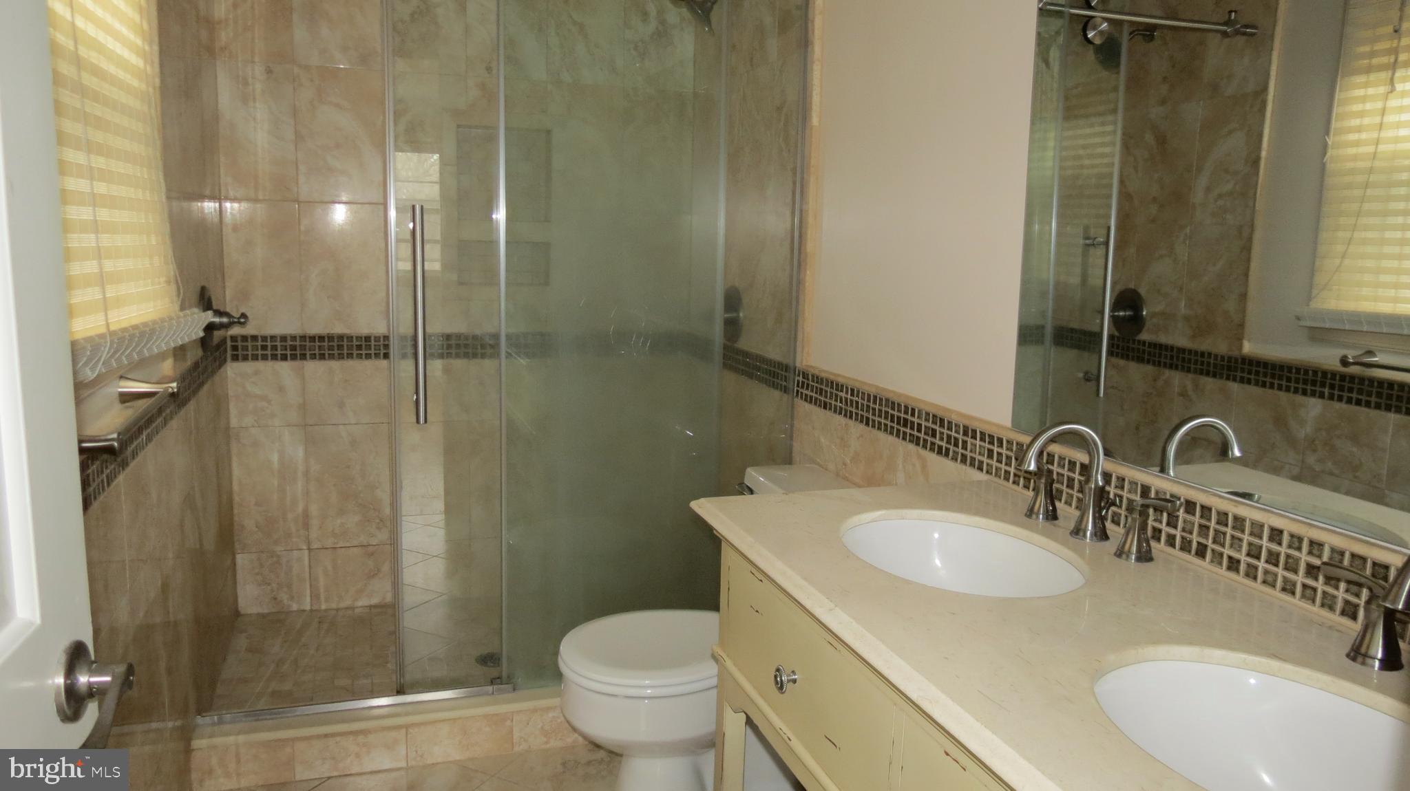 LAUREL WOODS - Residential