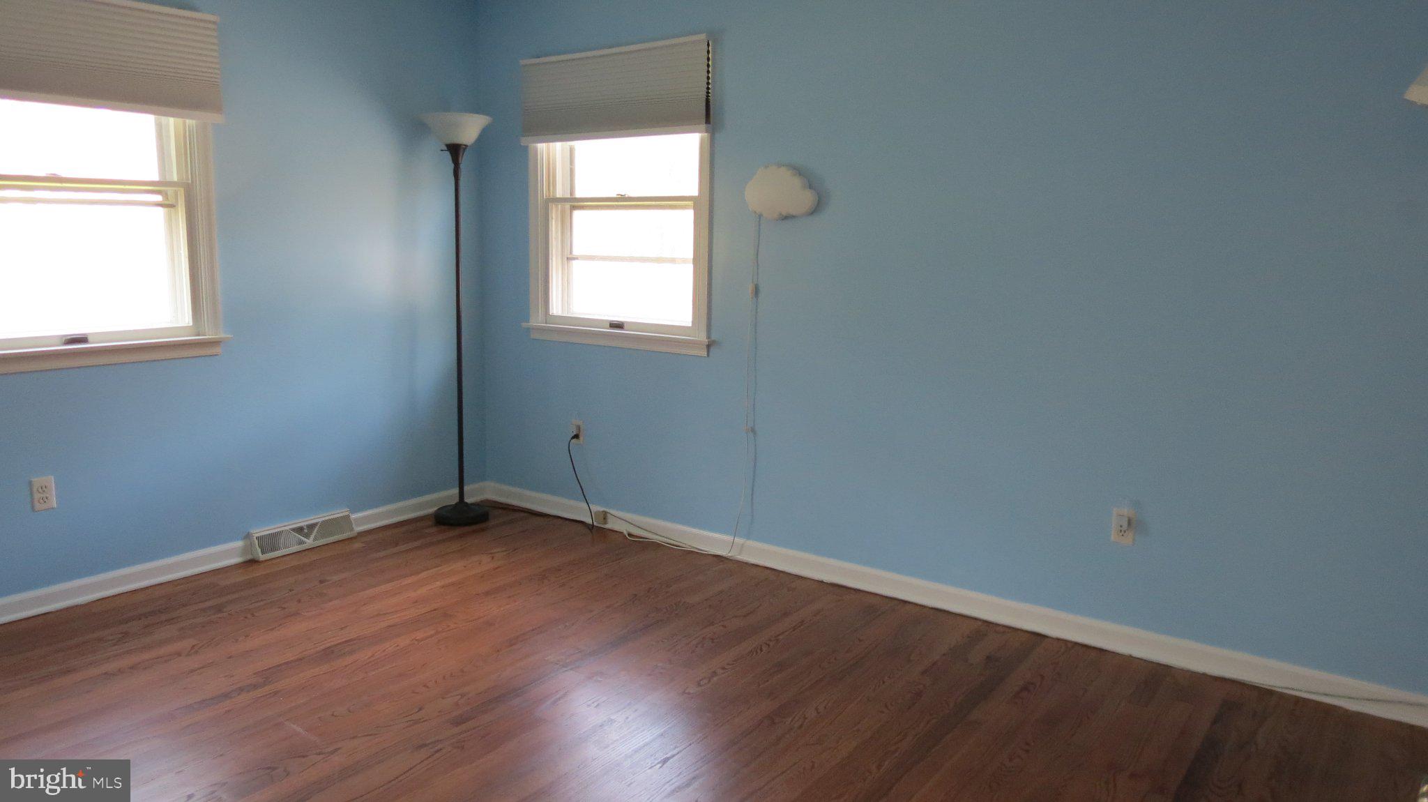 LAUREL WOODS - Residential