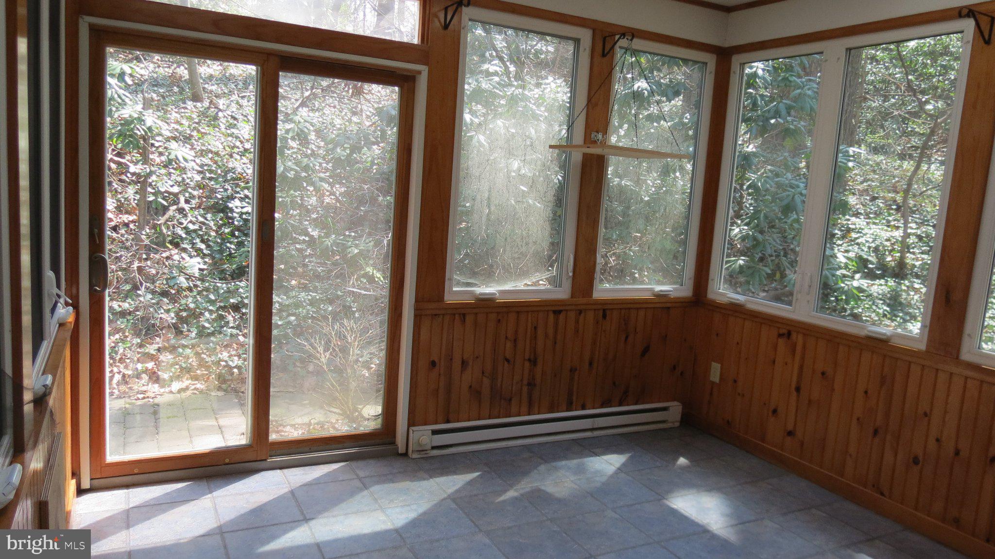 LAUREL WOODS - Residential