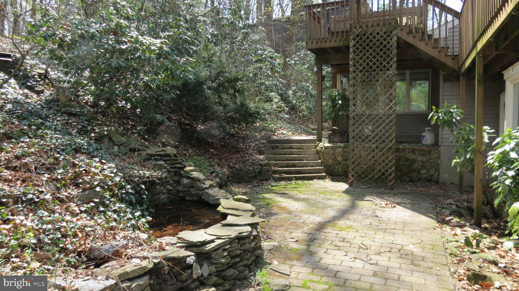 LAUREL WOODS - Residential