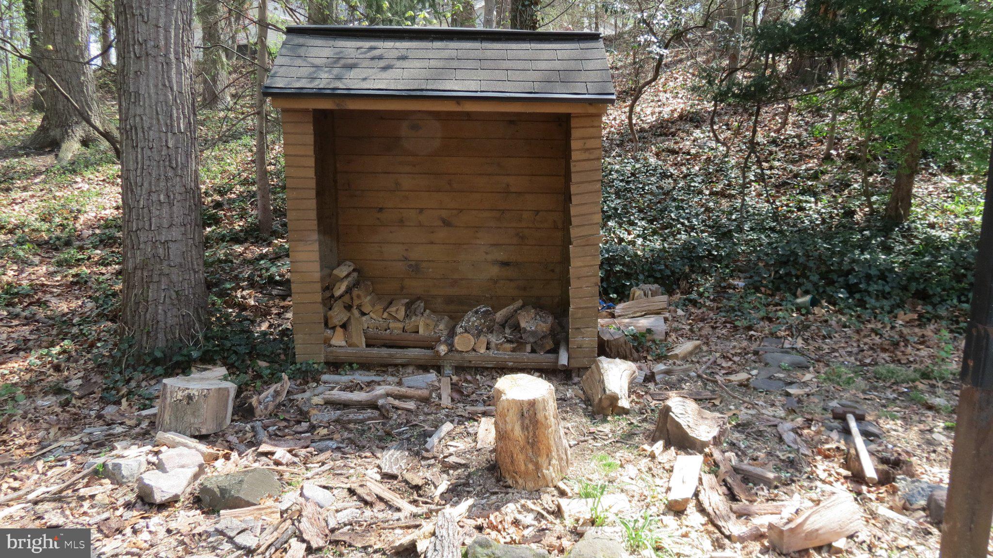 LAUREL WOODS - Residential