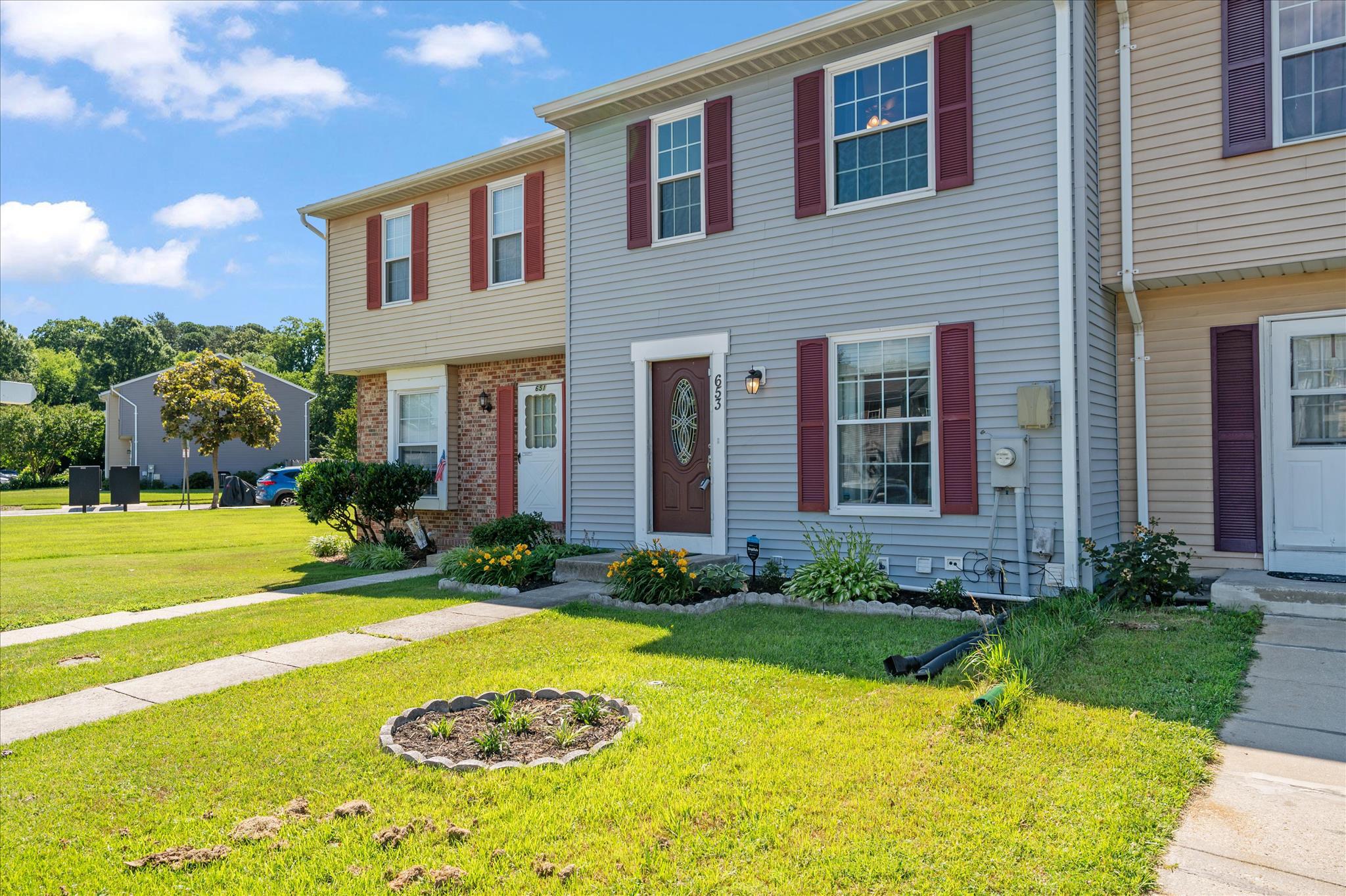 653 STONE WHEEL COURT W