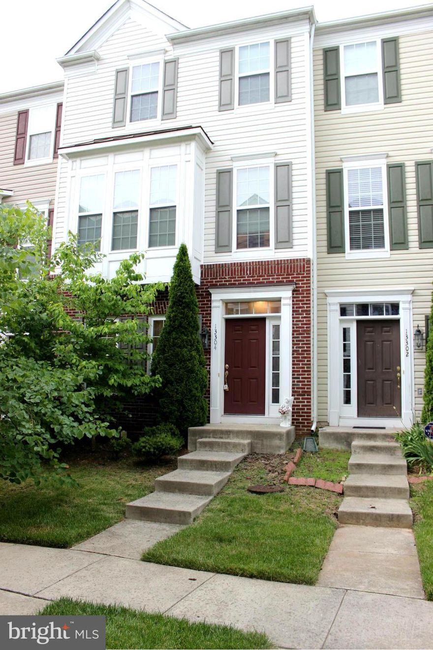 Fabulous & Almost New! Upgrades to its Max:Granite Counters, Cherry Cabinets, Stainless Steel Appliances, Gleaming Hardwood Floors on the Main Level, Crown & Panel Molding in the Dining area, Gas Fireplace! Huge Master Bedroom with Tray Ceiling, WIC, Dual Sink Vanities, Sep Soaking Tub & Shower. 2 Car Garage. Community trails, Park, Tennis. Walk to Kiss n Ride & Close to Route 66 & 29 & 28