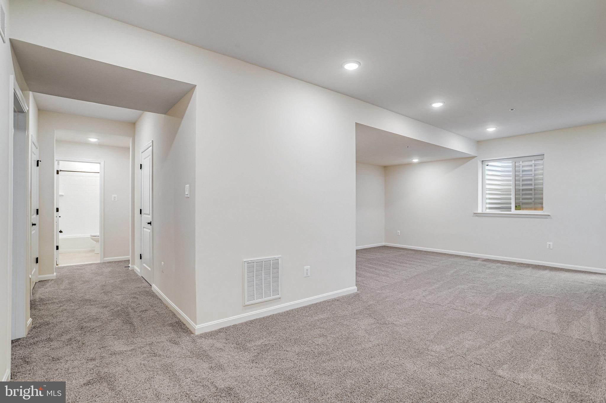 ROBERTS CROSSING - Residential