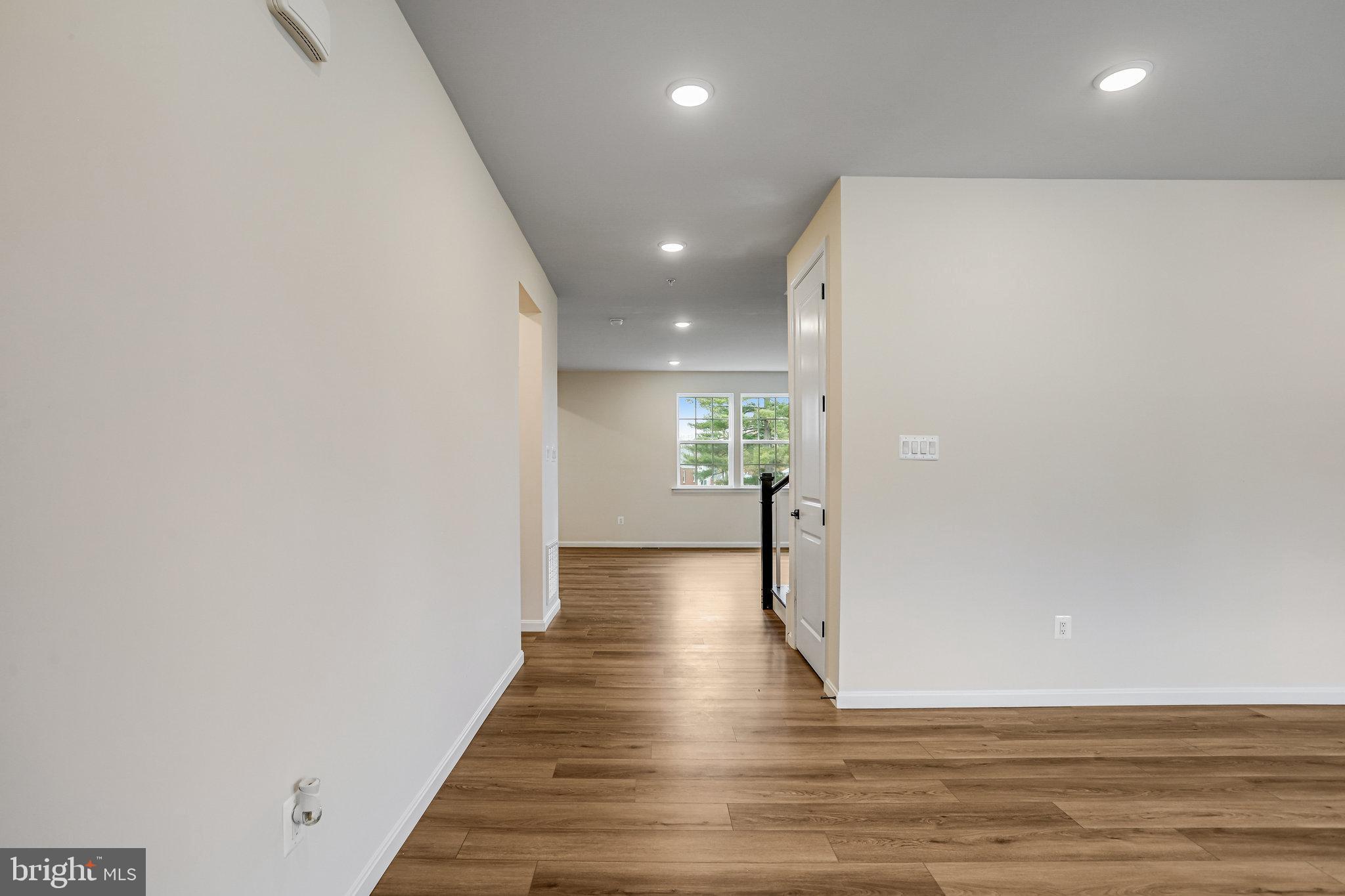 1616 SHADY TREE COURT