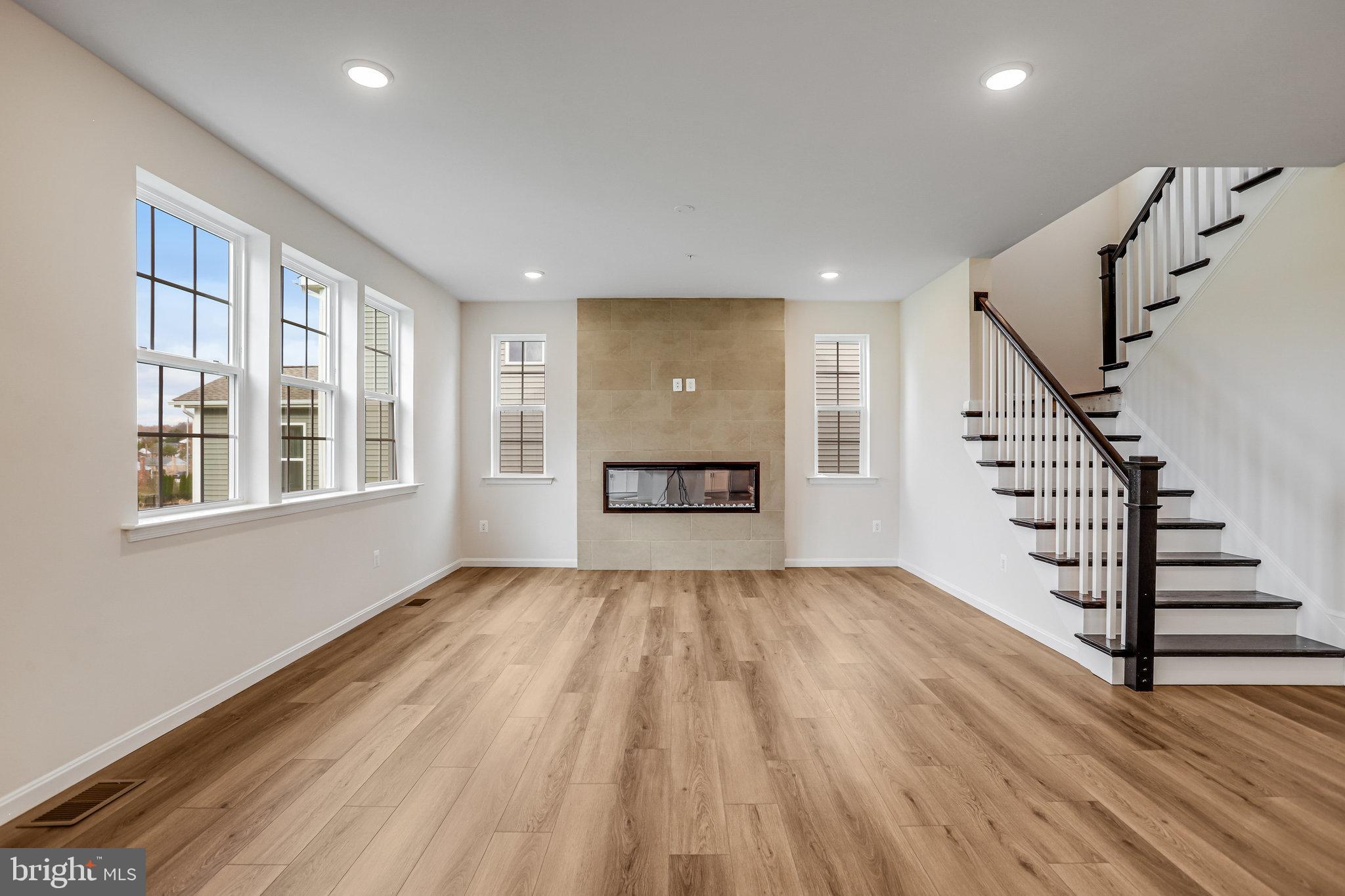 ROBERTS CROSSING - Residential